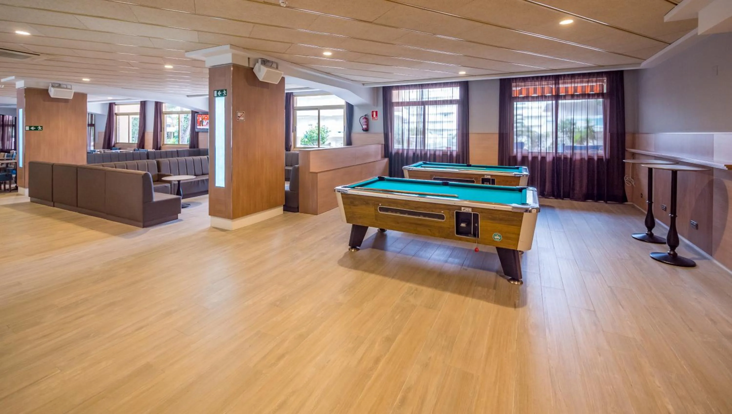 Billiard in Golden Avenida Family Suites 4*