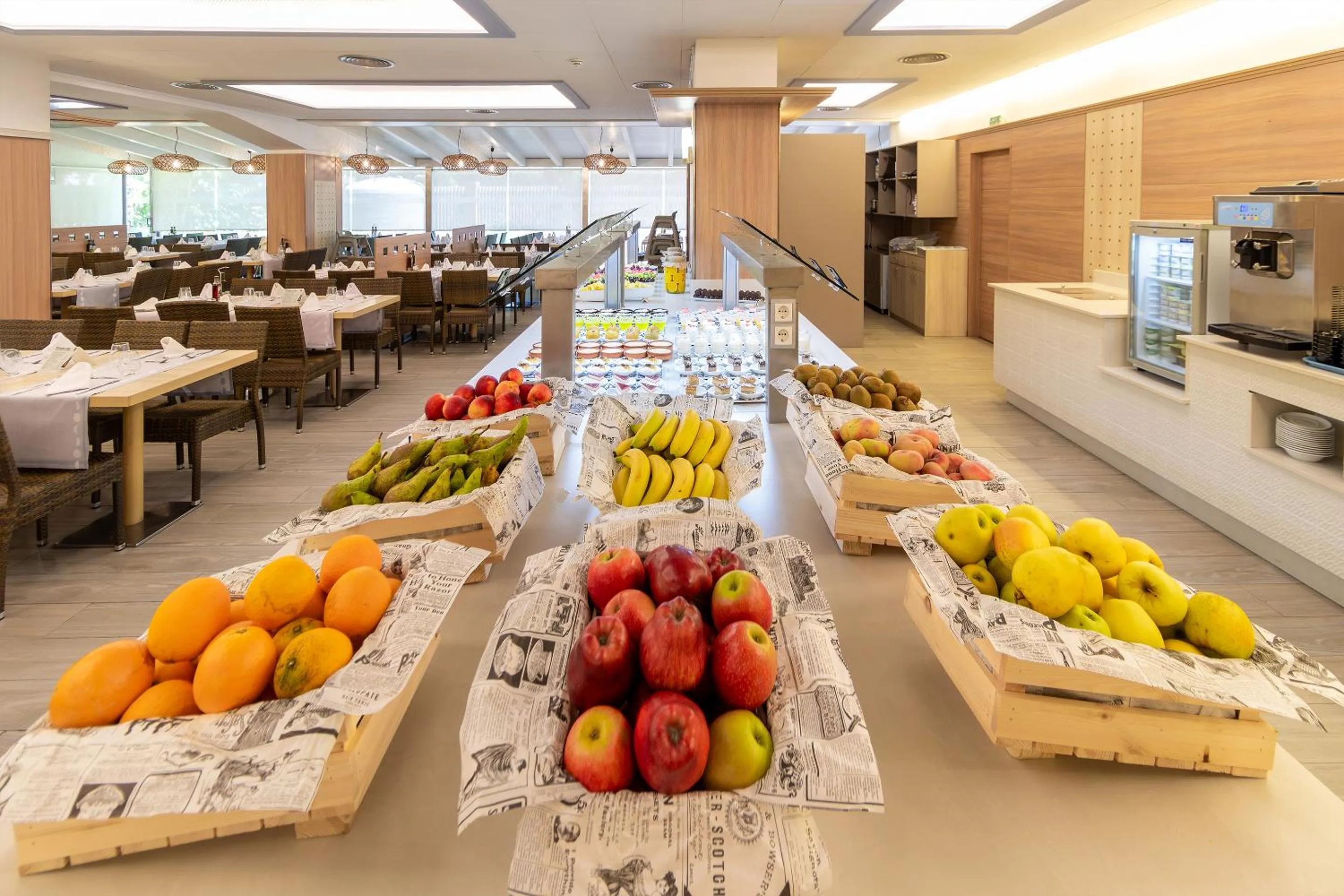 Restaurant/places to eat in Golden Avenida Family Suites 4*