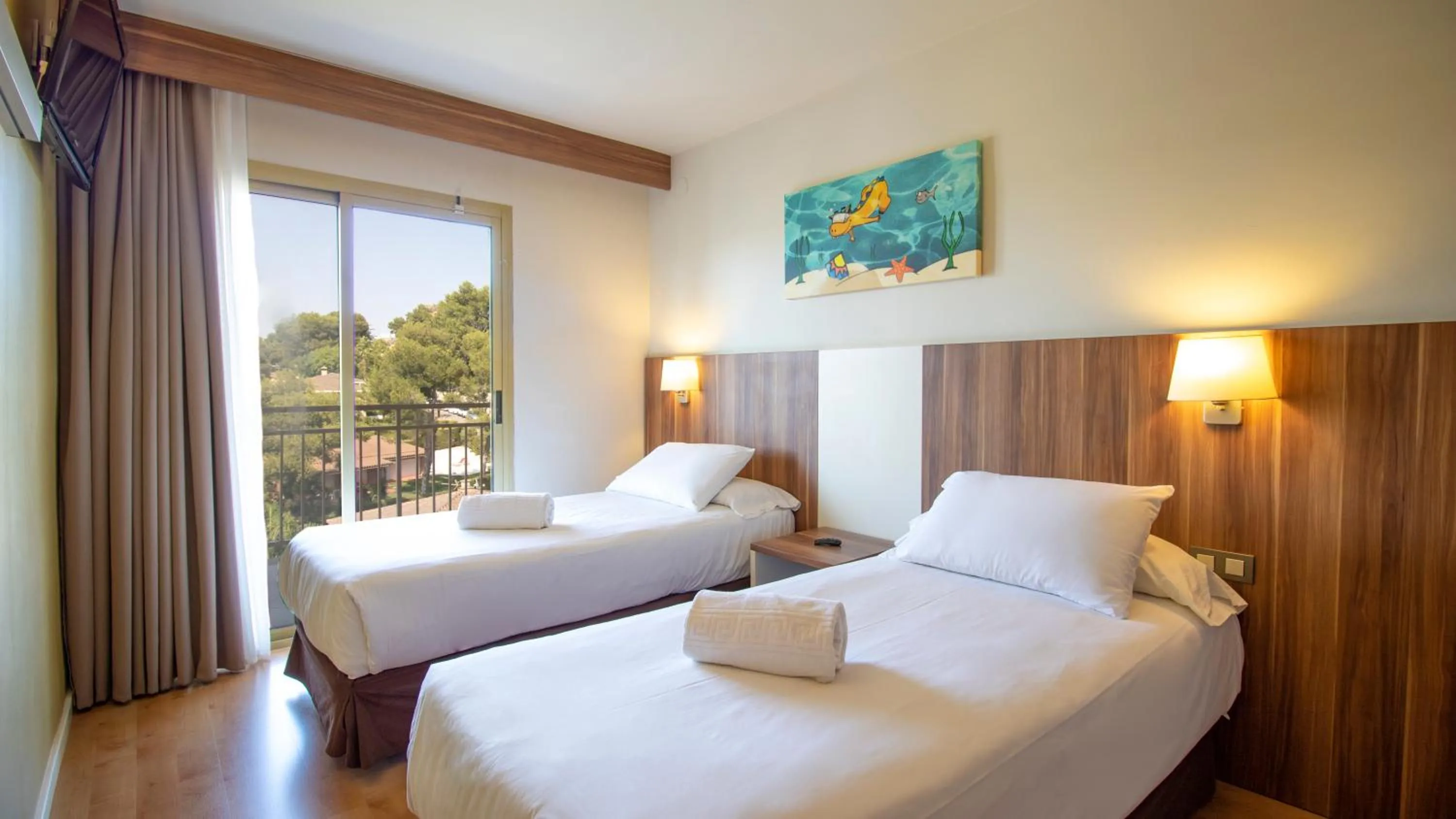 Bedroom, Bed in Golden Avenida Family Suites 4*