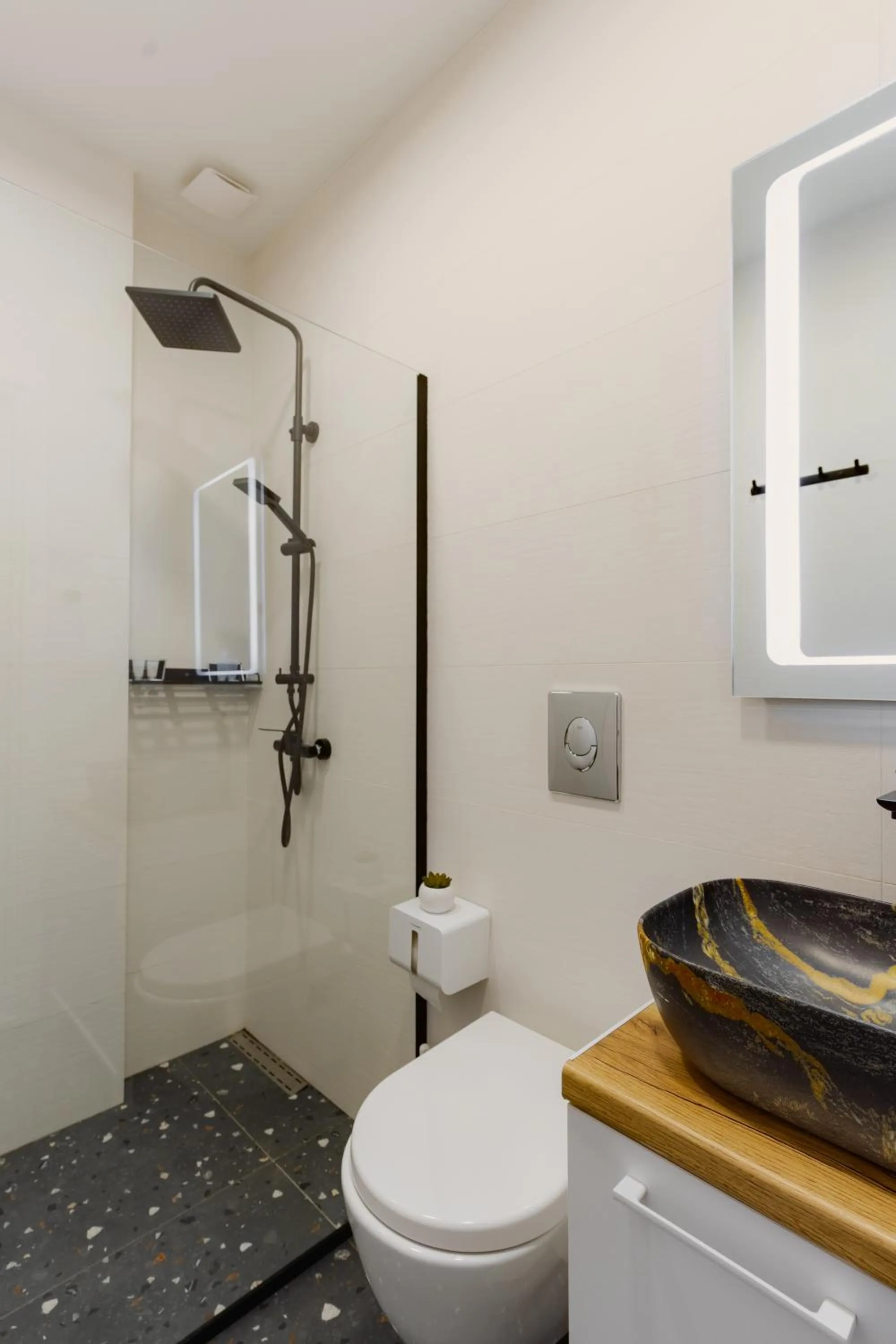 Shower in Next Orange Aparthotel OFFICIAL