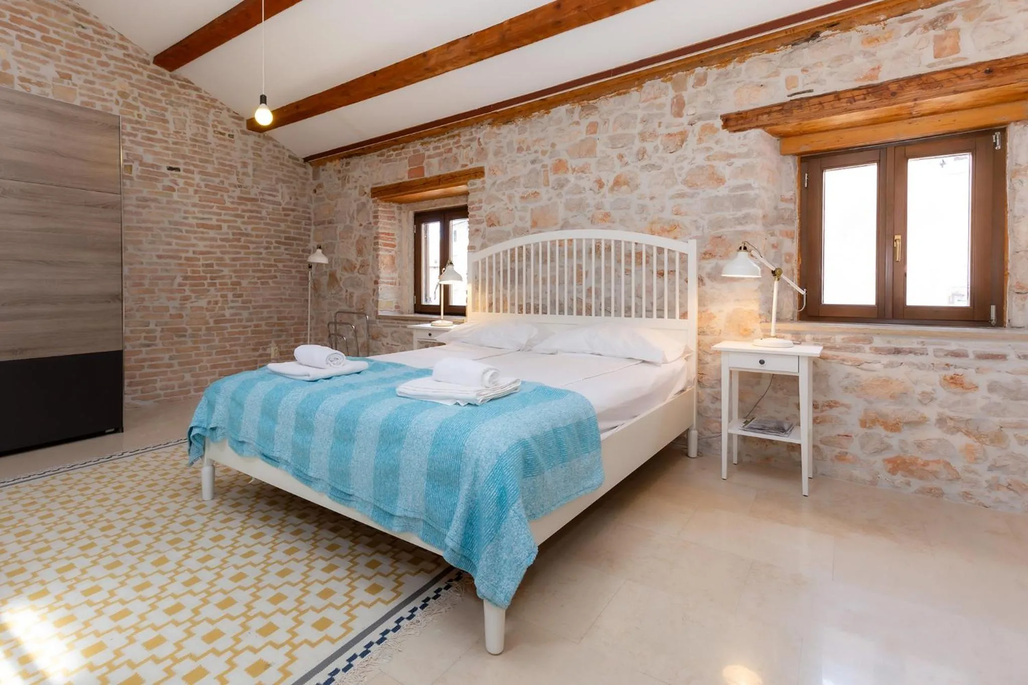 DeAmicis Studios by Irundo