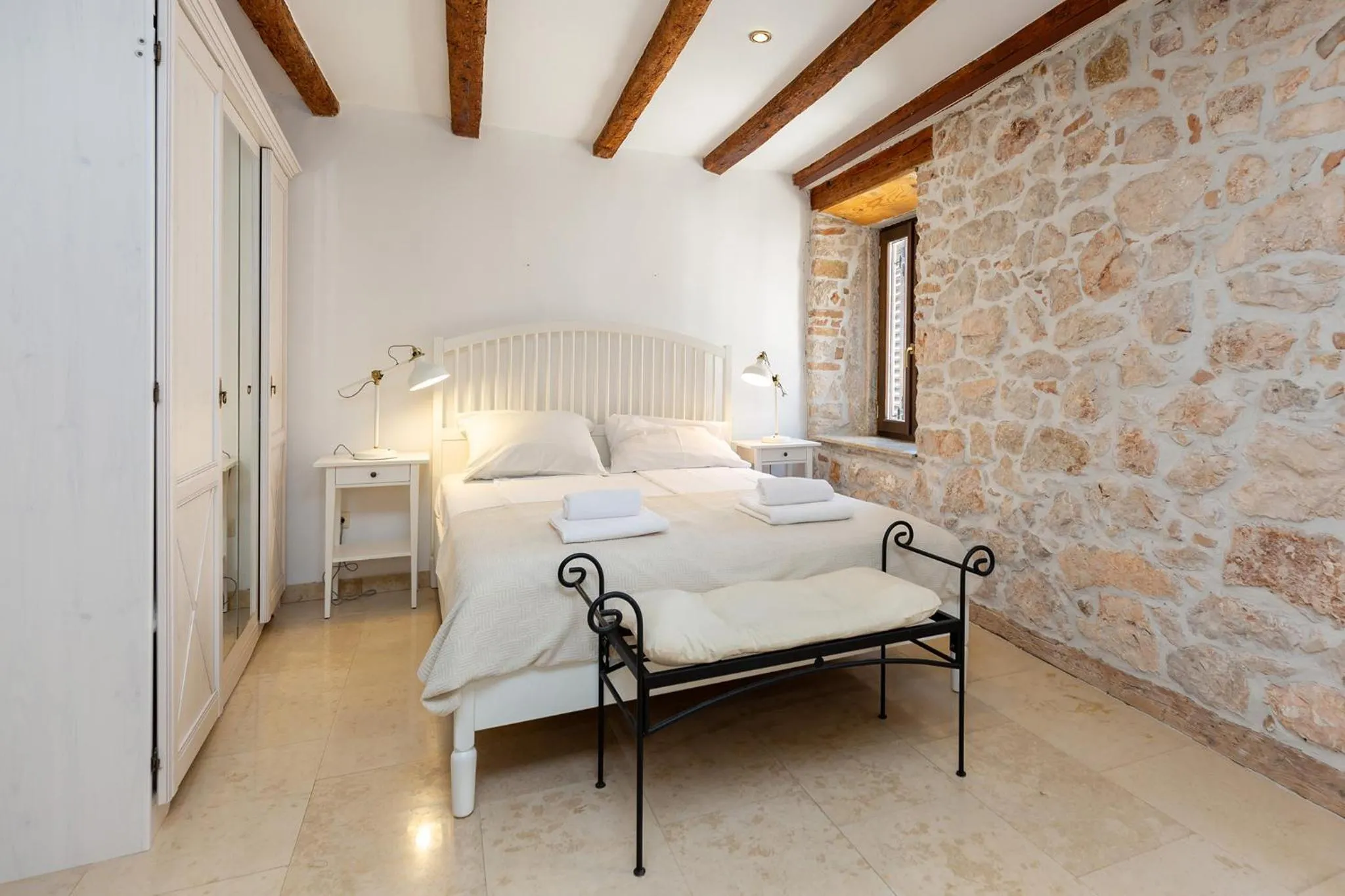 DeAmicis Studios by Irundo