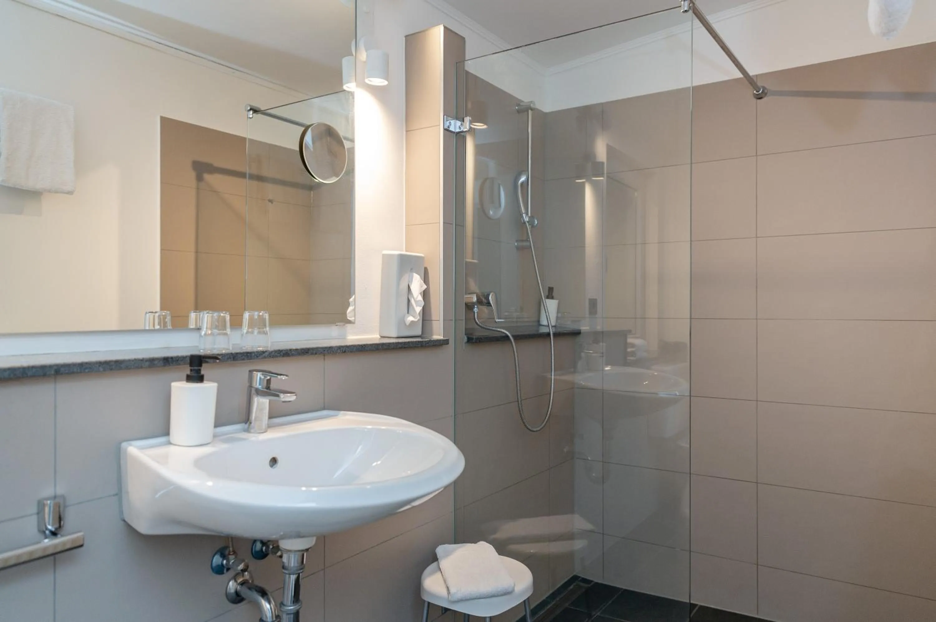 Bathroom in Hotel Lüneburg Süd