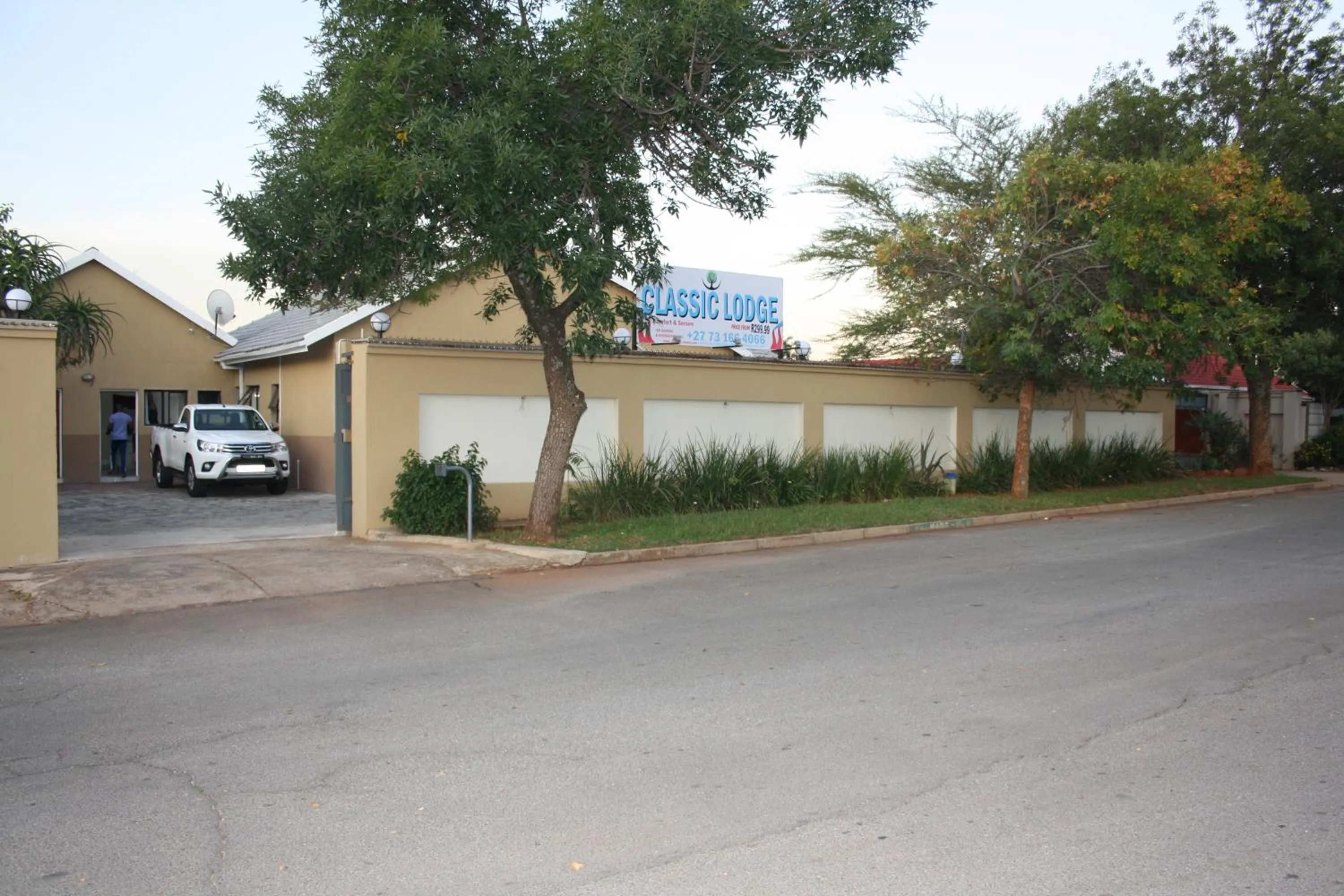 Property building in Classic-Lodge