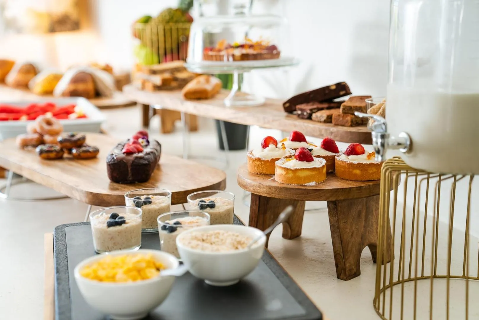 Restaurant/places to eat in Koukoumi Vegan Boutique Hotel