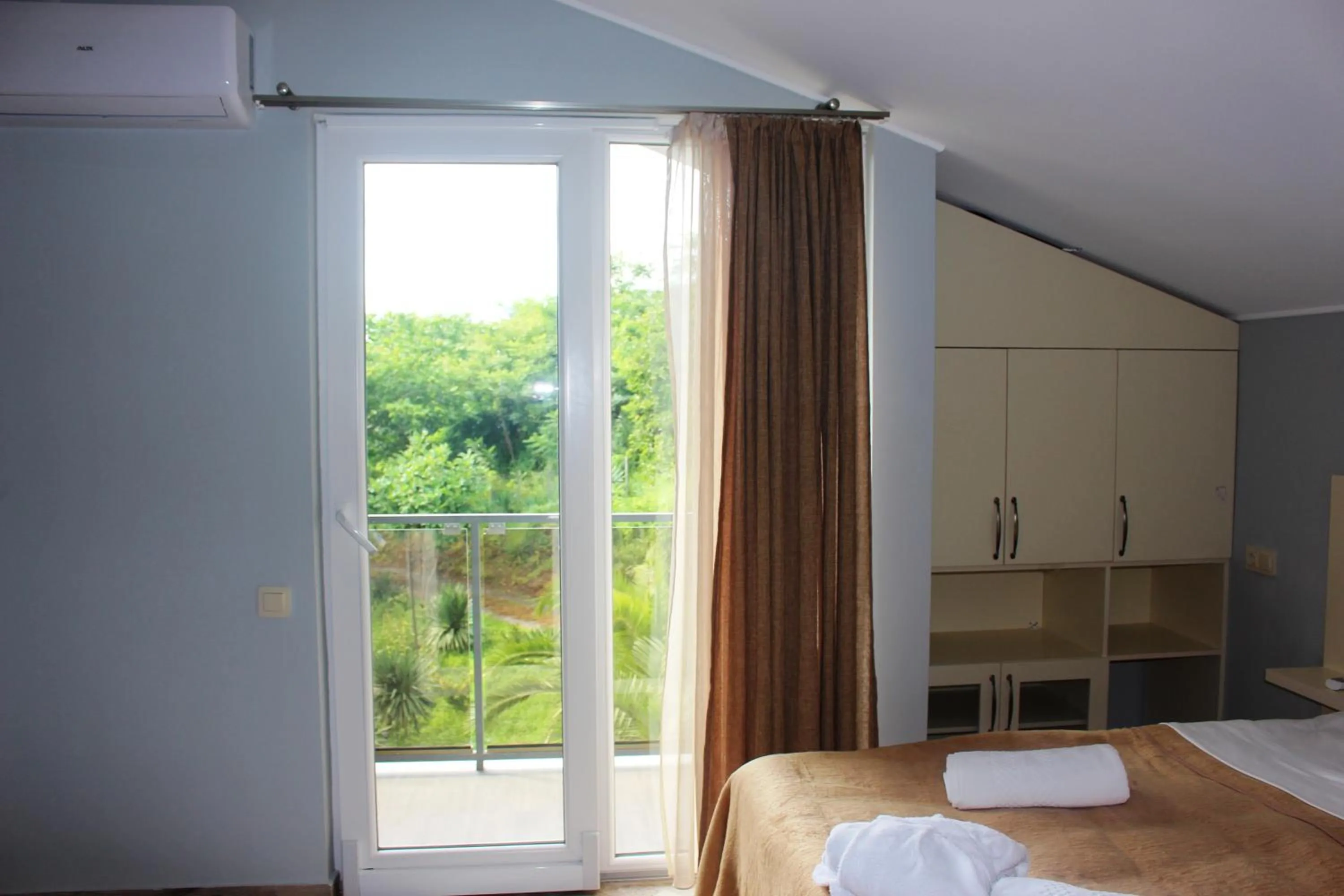 Bedroom, Bed in Green Cape Tower