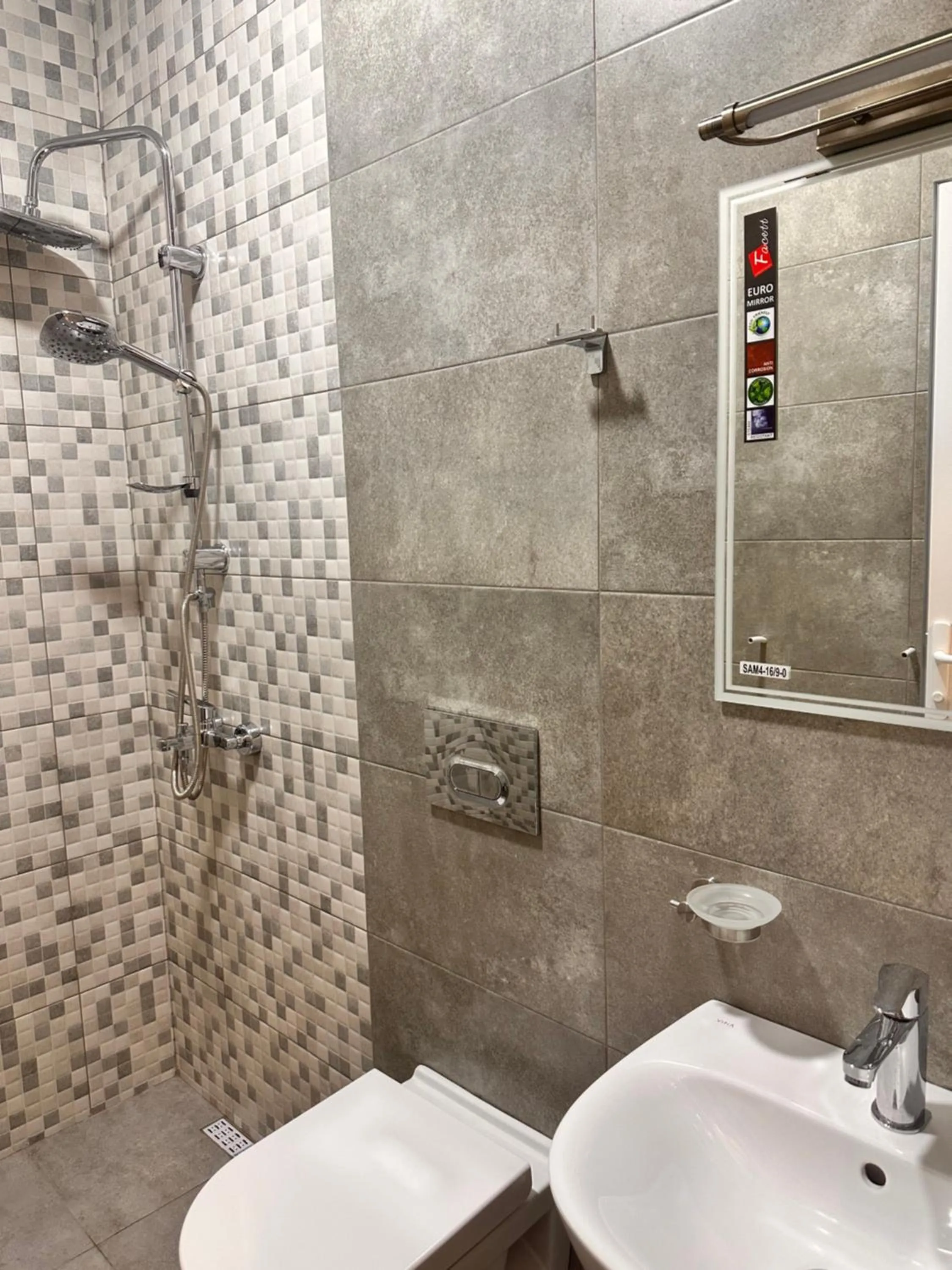 Shower in Green Cape Tower