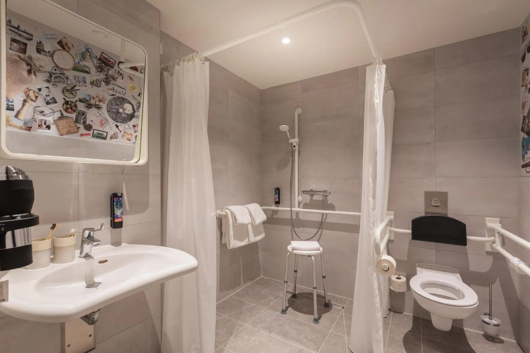 Photo of the whole room in Holiday Inn - the niu, Mill Cologne Mülheim by IHG