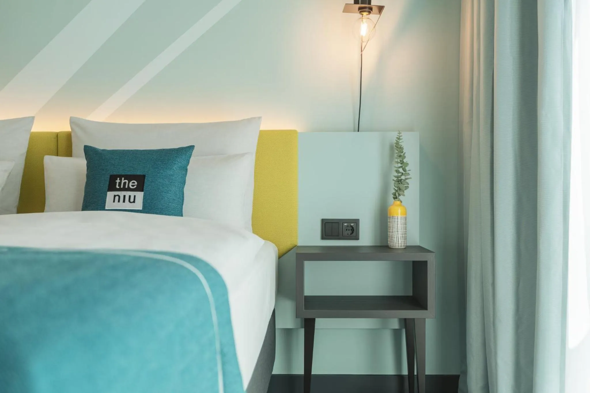 Photo of the whole room, Bed in Holiday Inn - the niu, Seven Dusseldorf Ost by IHG