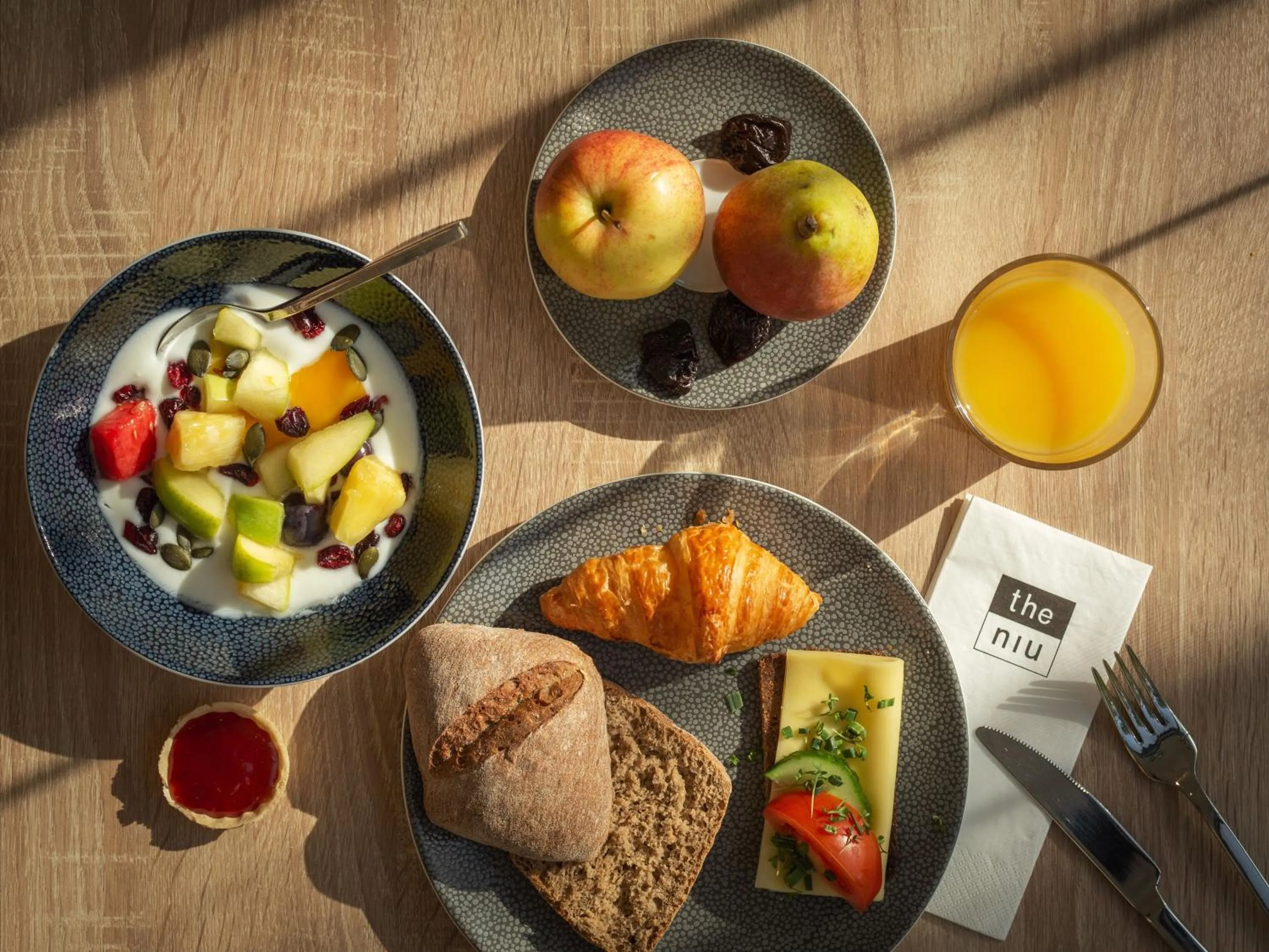 Food and drinks in Holiday Inn - the niu Tab Dusseldorf Main Station by IHG