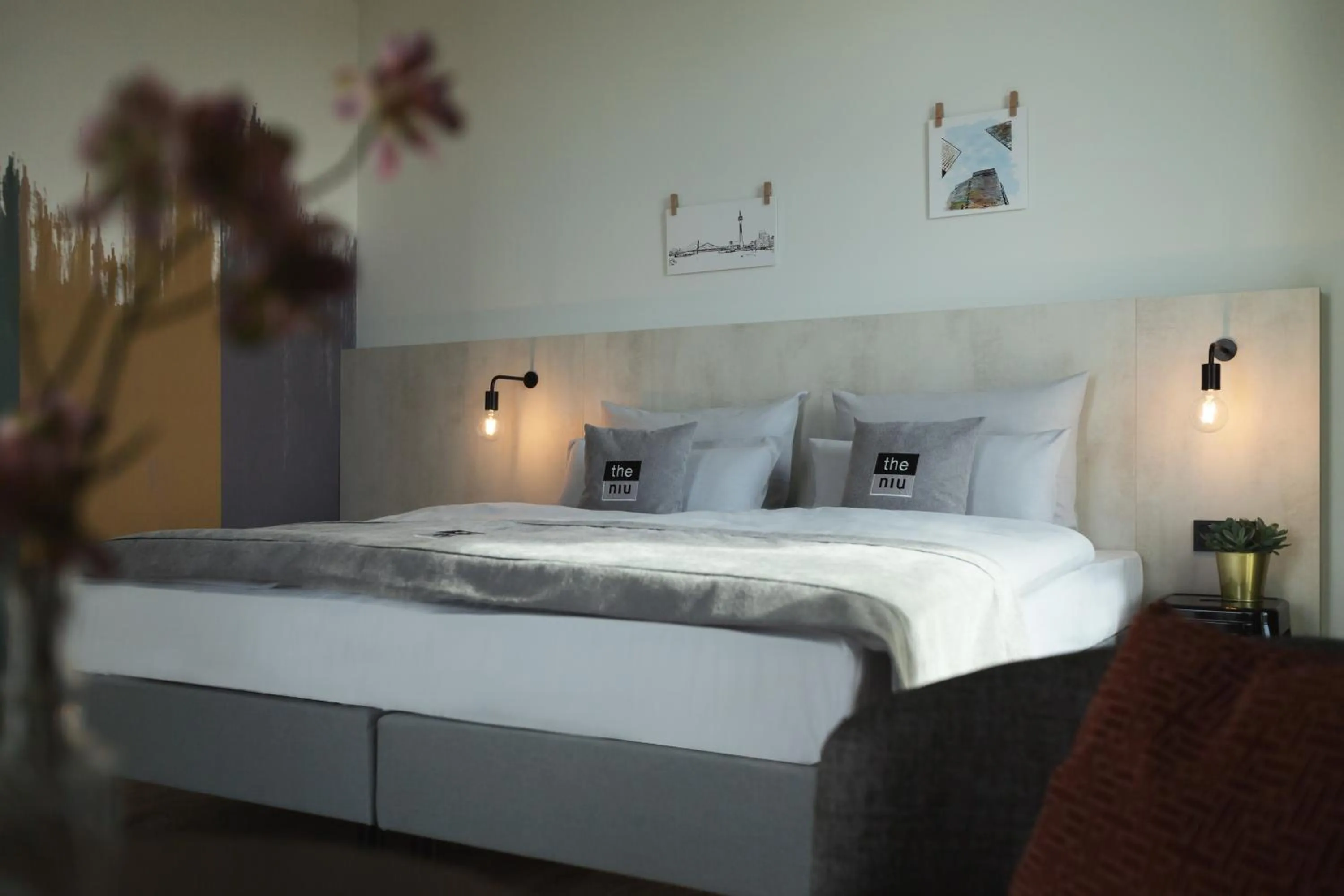 Bed in Holiday Inn - the niu Tab Dusseldorf Main Station by IHG