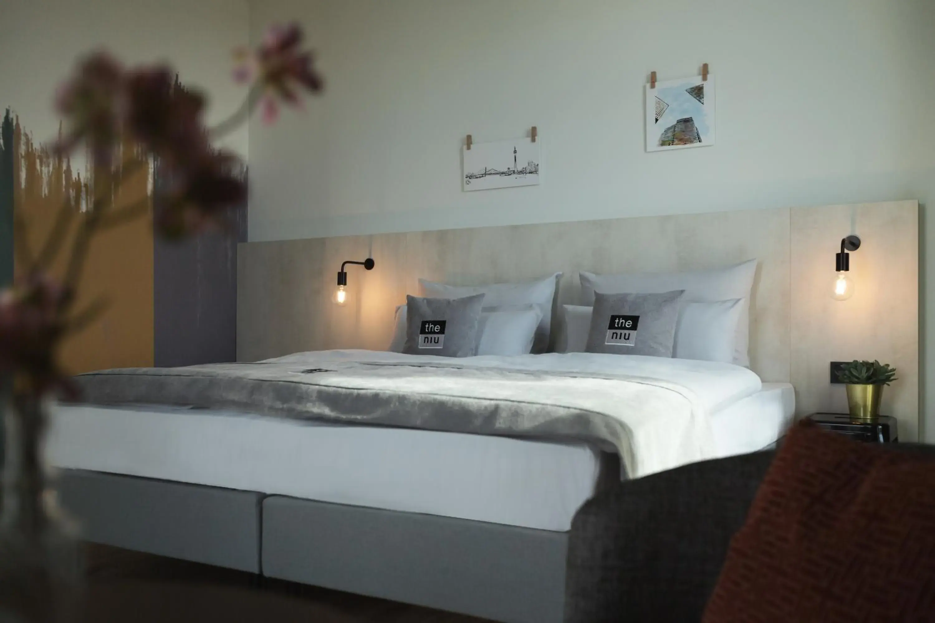 Bed in Holiday Inn - the niu Tab Dusseldorf Main Station by IHG Bed in Holiday Inn - the niu Tab Dusseldorf Main Station by IHG