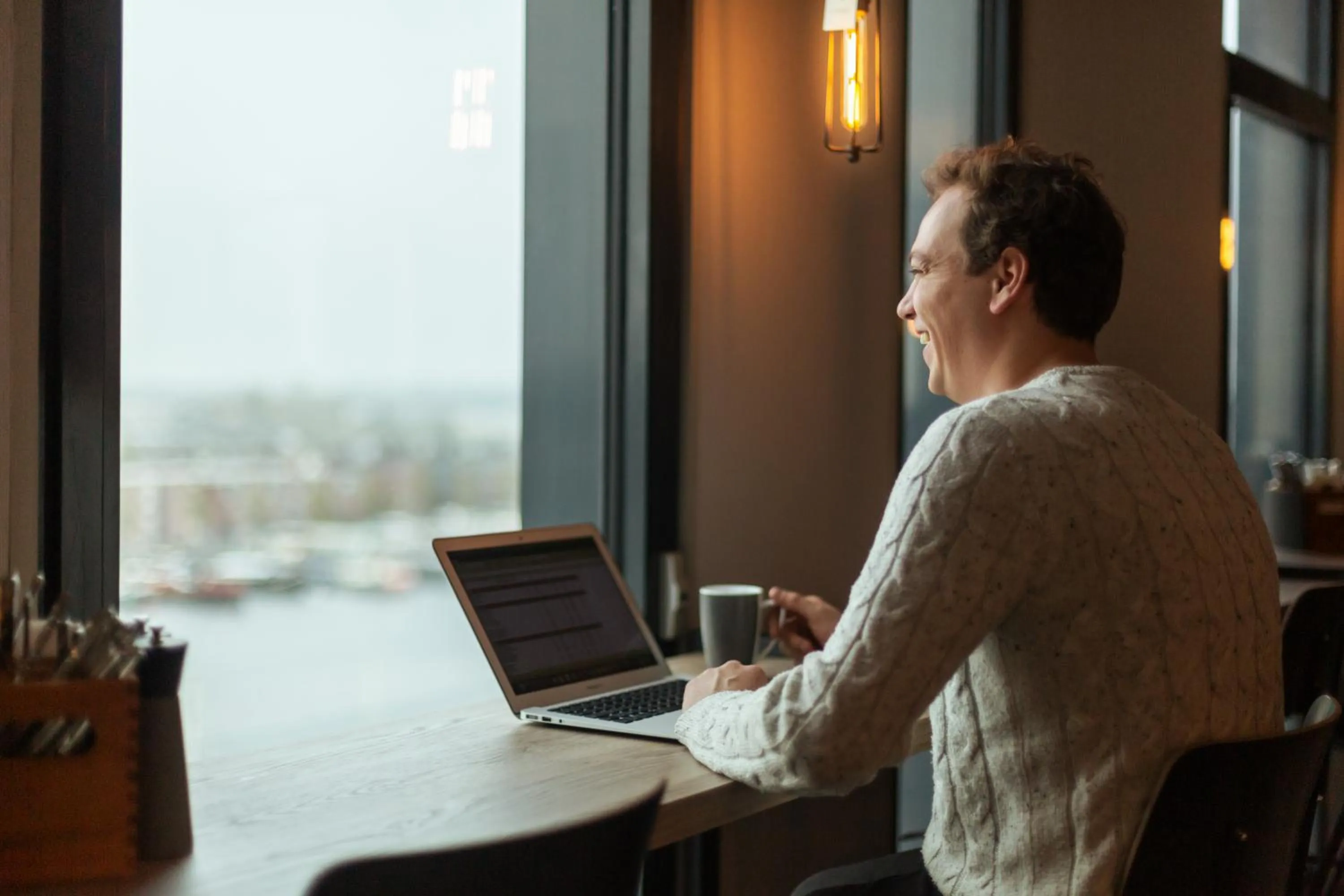 Communal lounge/ TV room in Holiday Inn - the niu Tab Dusseldorf Main Station by IHG