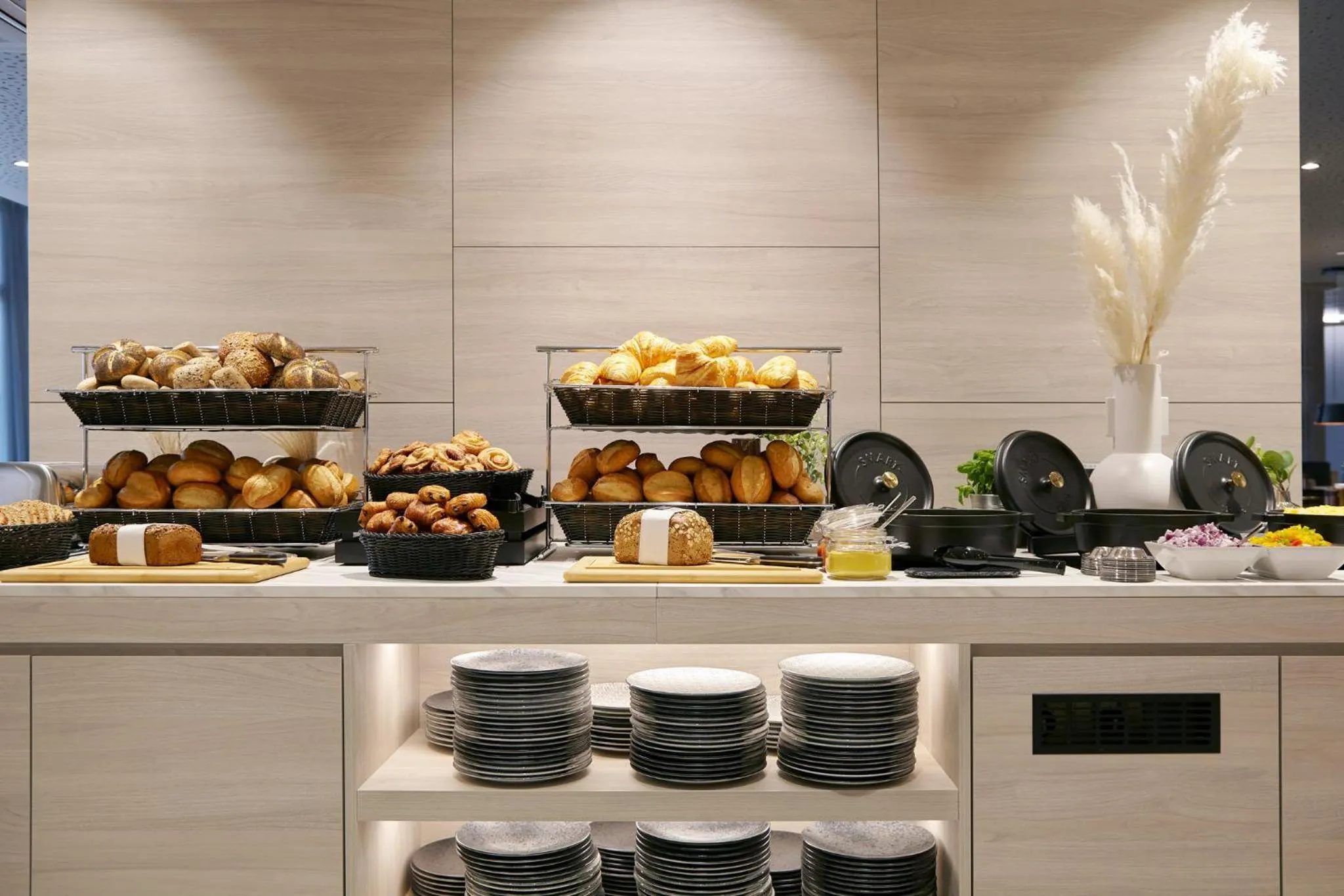 Restaurant/places to eat in Holiday Inn - the niu, Hub Dusseldorf Messe by IHG