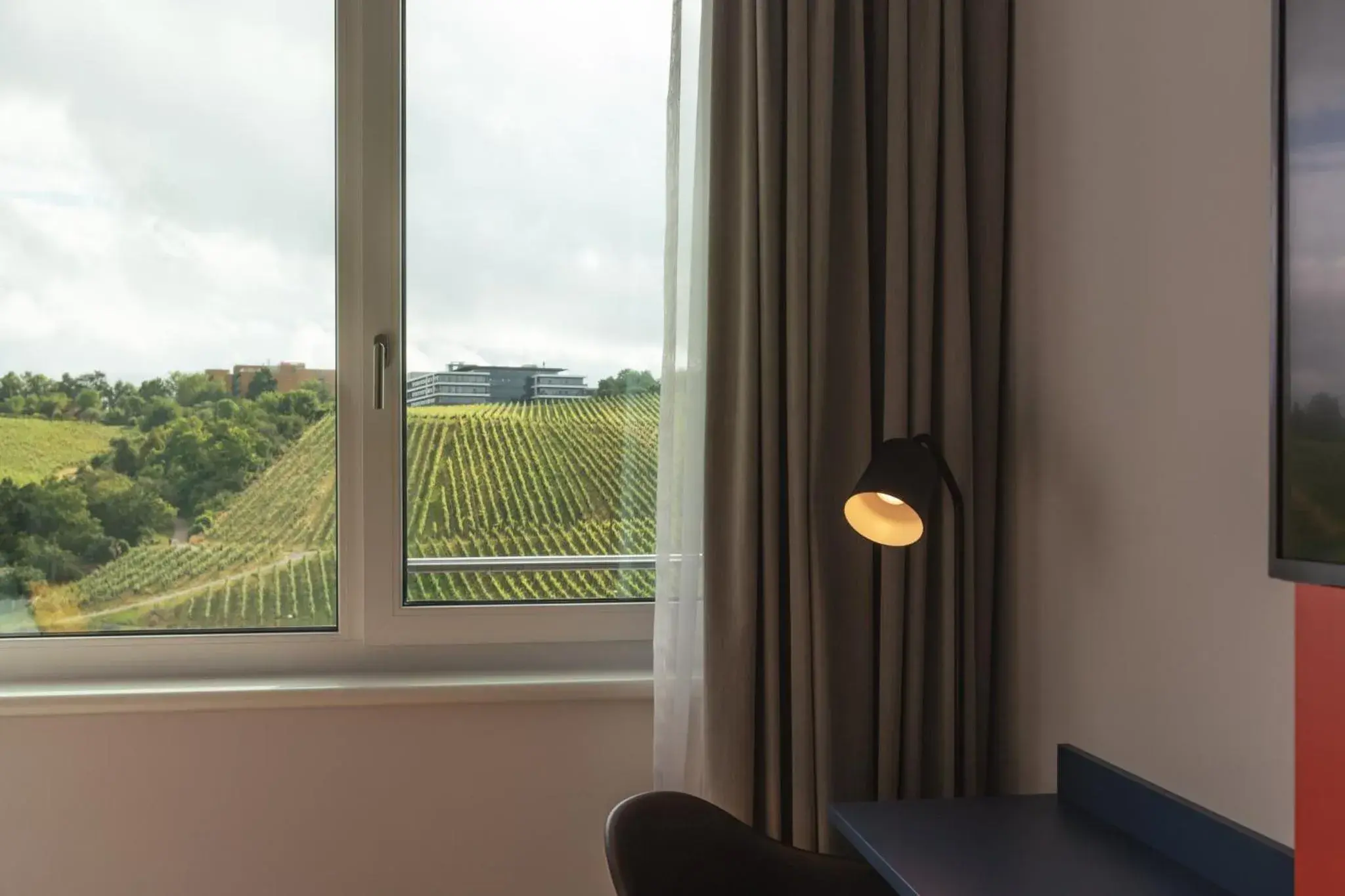 Photo of the whole room in Holiday Inn - the niu, Form Stuttgart Feuerbach by IHG Photo of the whole room in Holiday Inn - the niu, Form Stuttgart Feuerbach by IHG