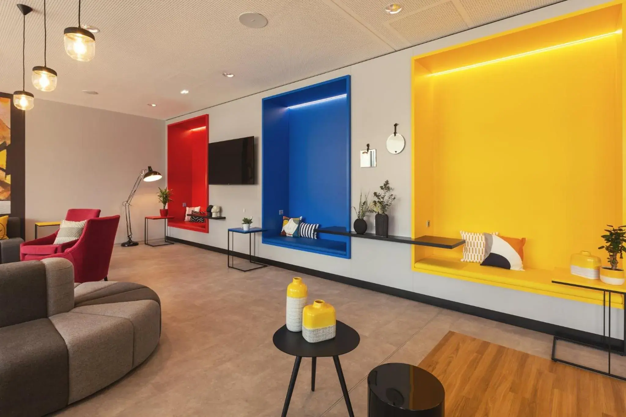 Property building in Holiday Inn - the niu, Form Stuttgart Feuerbach by IHG Property building in Holiday Inn - the niu, Form Stuttgart Feuerbach by IHG