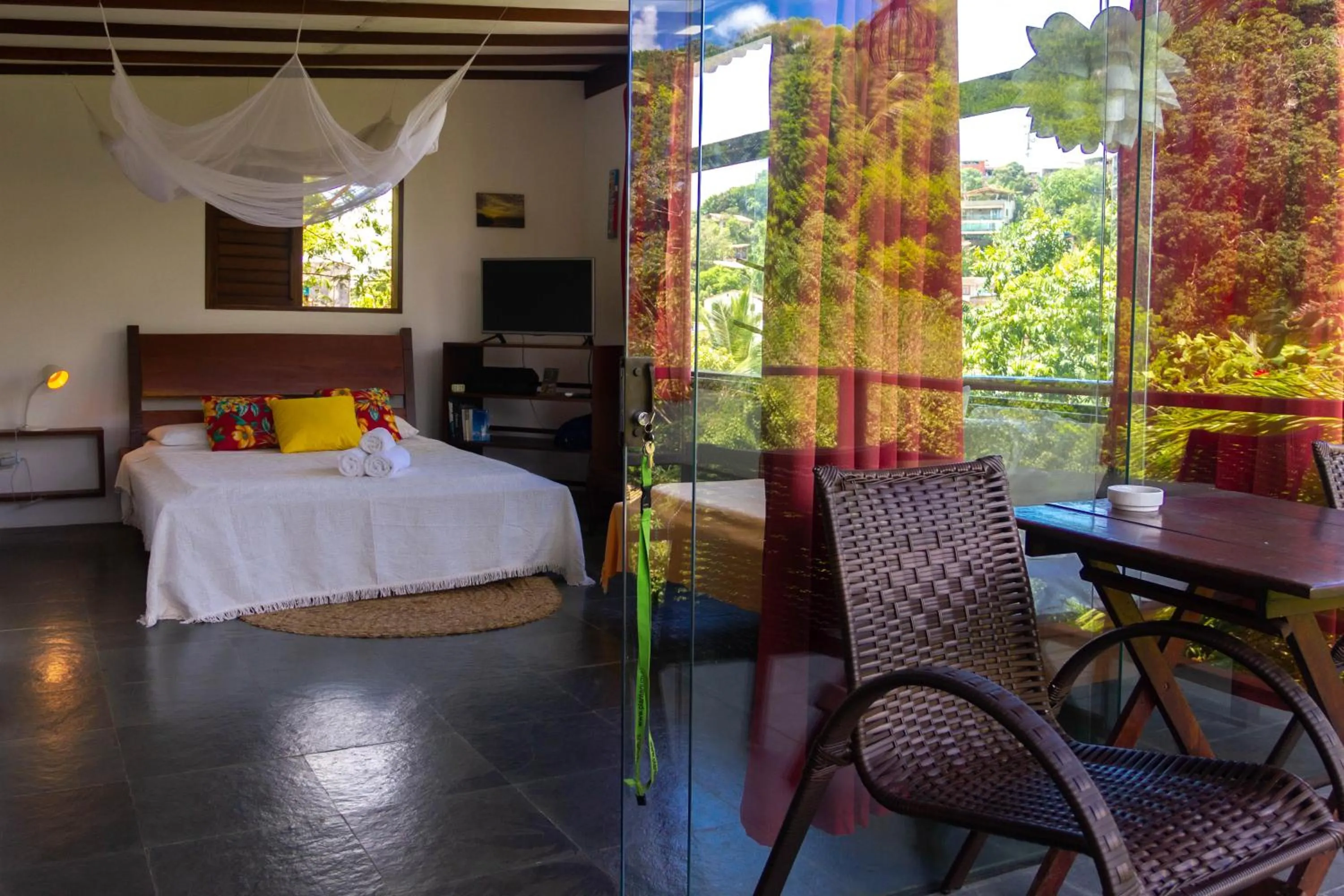 Balcony/Terrace, Bed in Pousada Aquarela