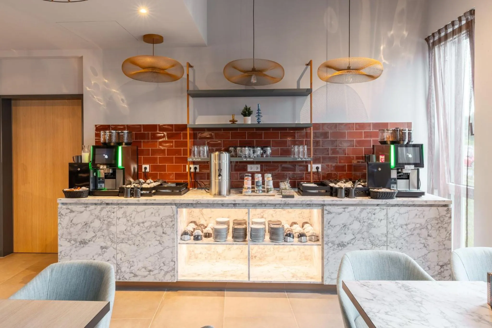 Restaurant/places to eat in Holiday Inn - the niu, Pax Berlin Airport by IHG