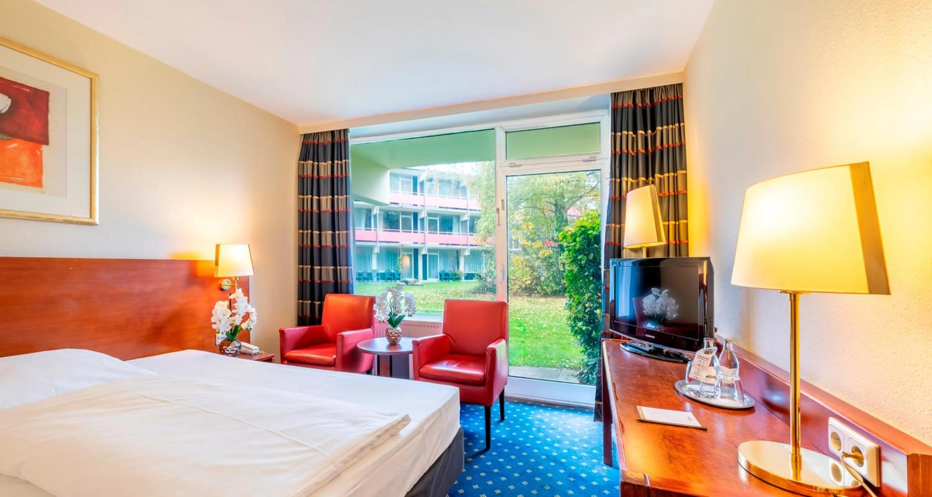 Photo of the whole room, Bed in PLAZA INN Goslar