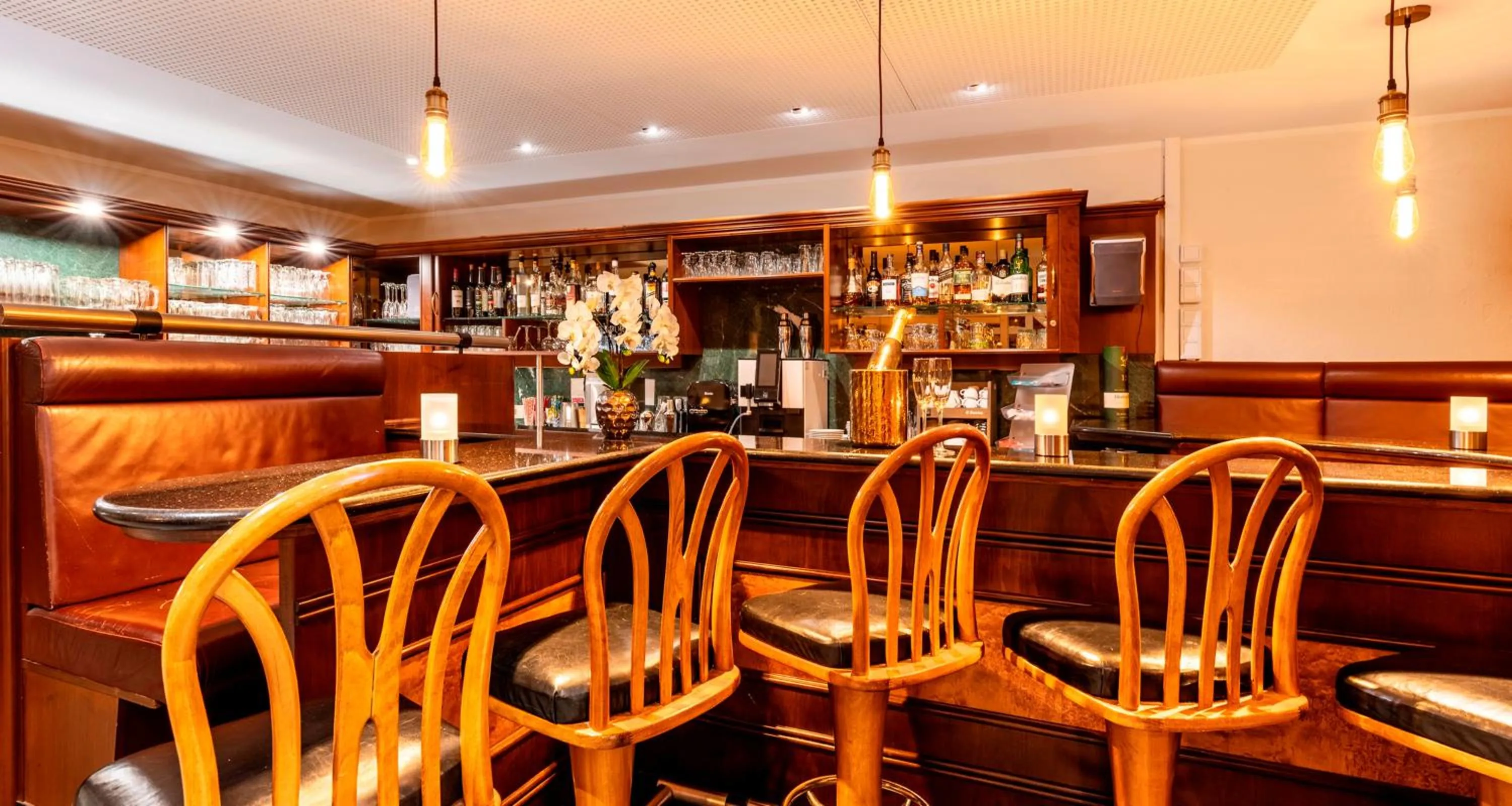 Lounge or bar in PLAZA INN Goslar