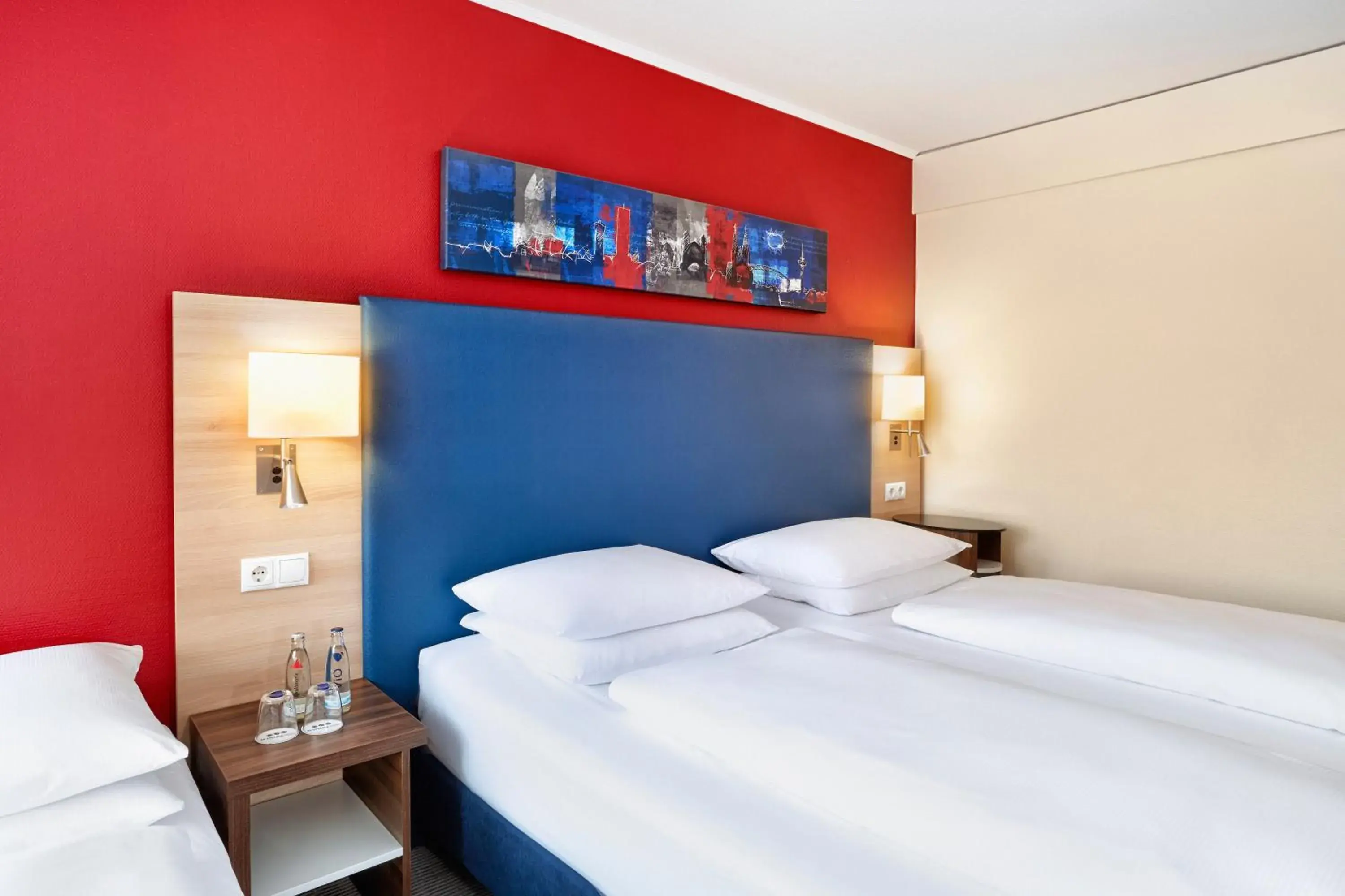 Photo of the whole room, Bed in H+ Hotel Köln Brühl Photo of the whole room, Bed in H+ Hotel Köln Brühl