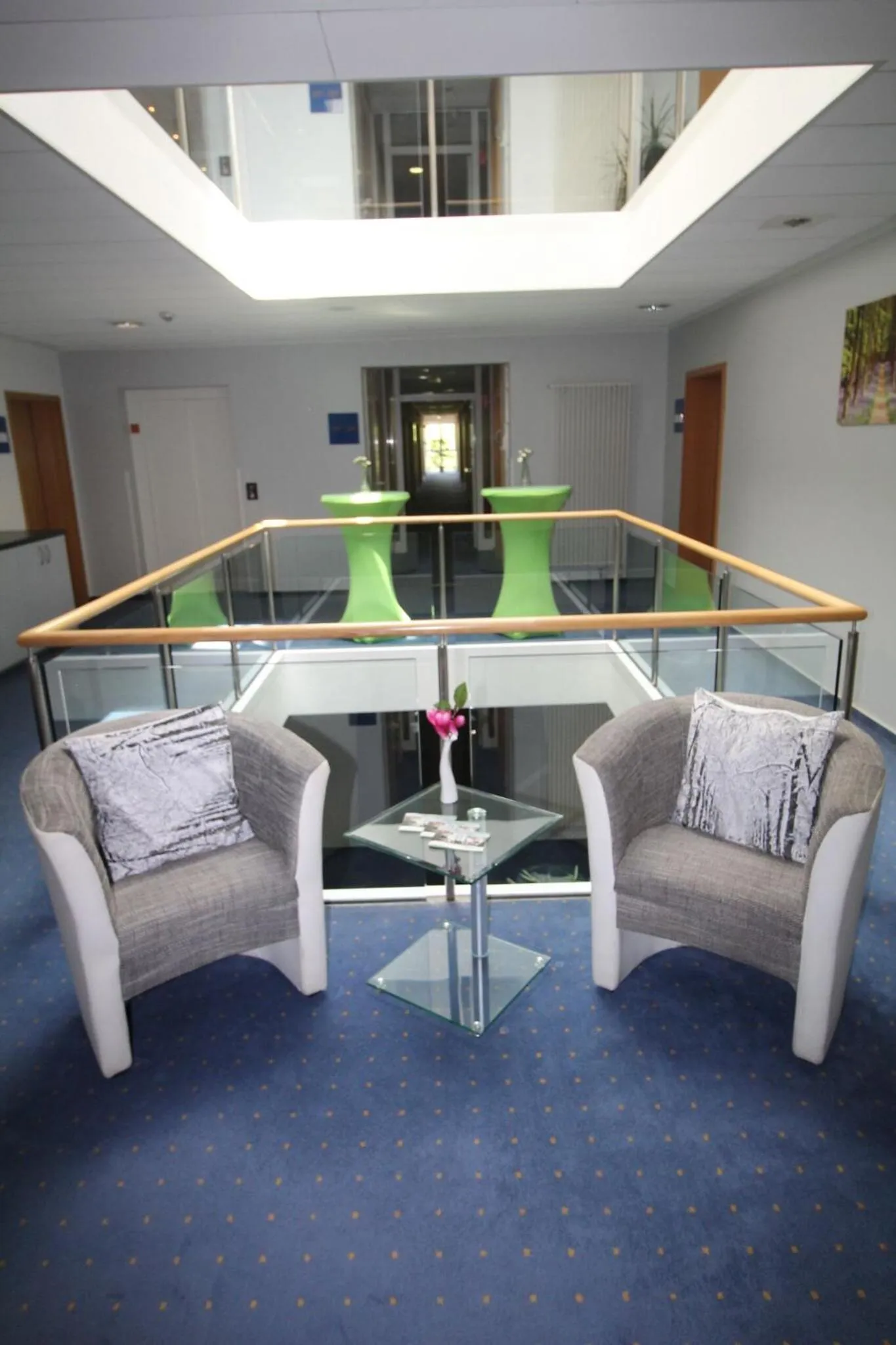 Seating area in H+ Hotel Erfurt