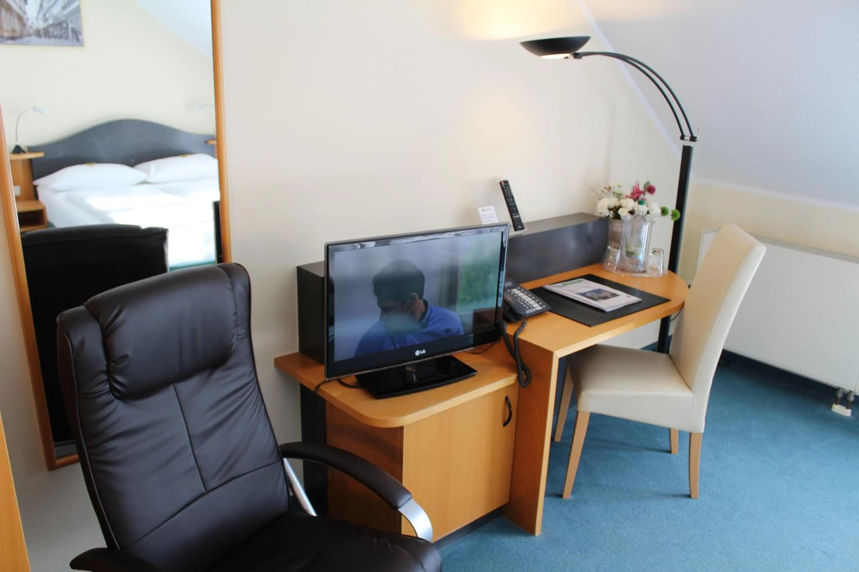 TV and multimedia in H+ Hotel Erfurt