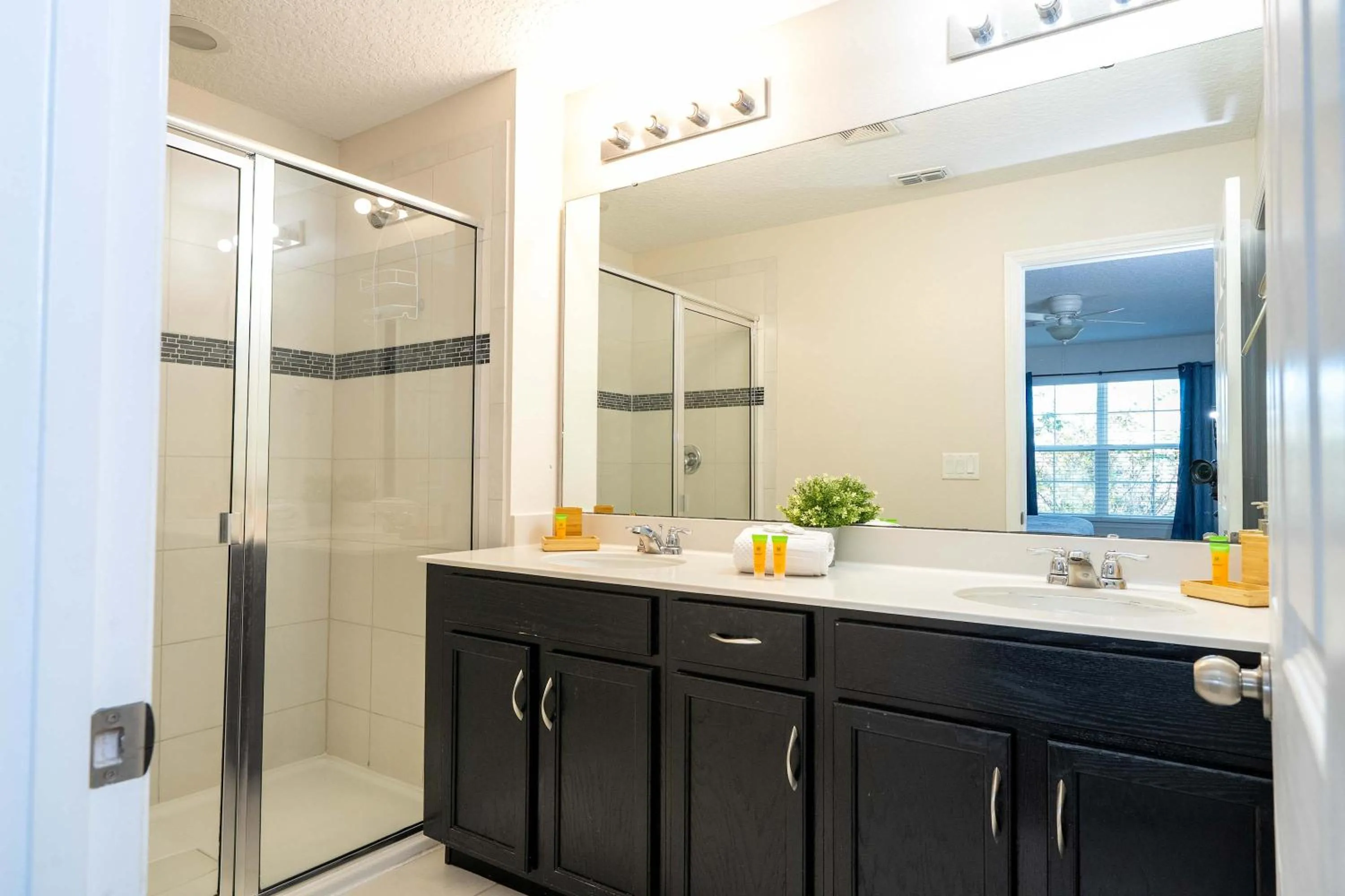 Family Friendly Four Bedroom w/ Pool @SolaraResort 1517