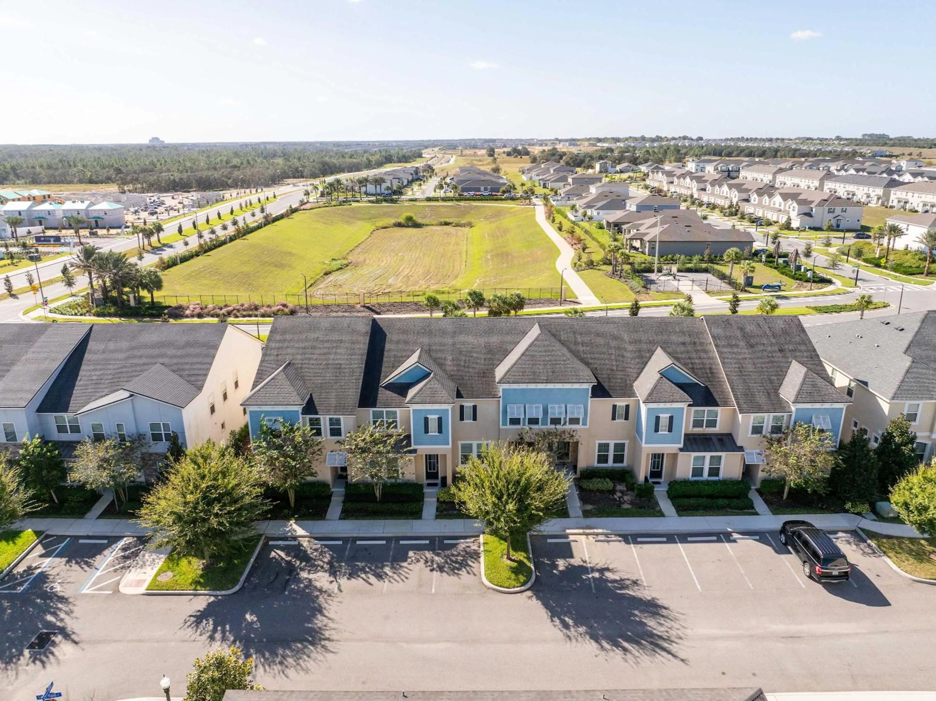 Family Friendly Four Bedroom w/ Pool @SolaraResort 1517