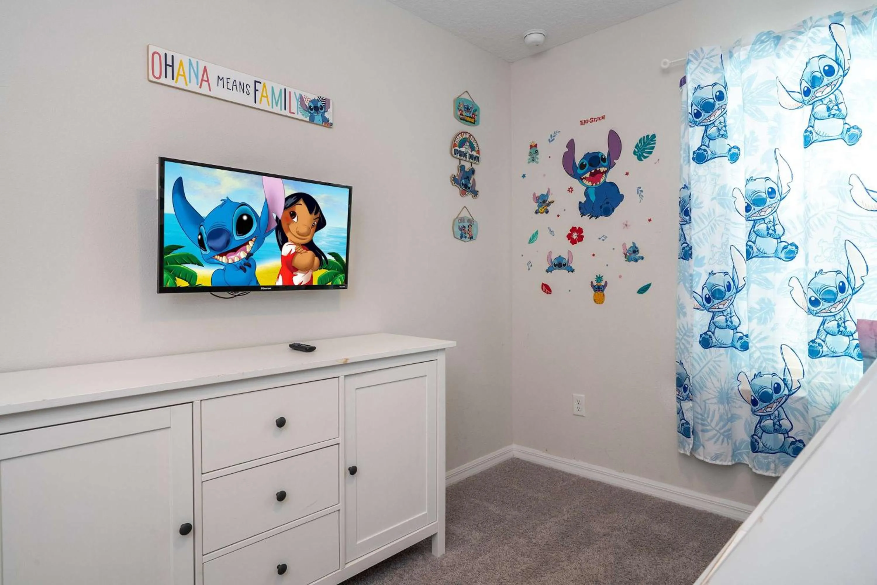 Family Friendly Four Bedroom w/ Pool @SolaraResort 1517