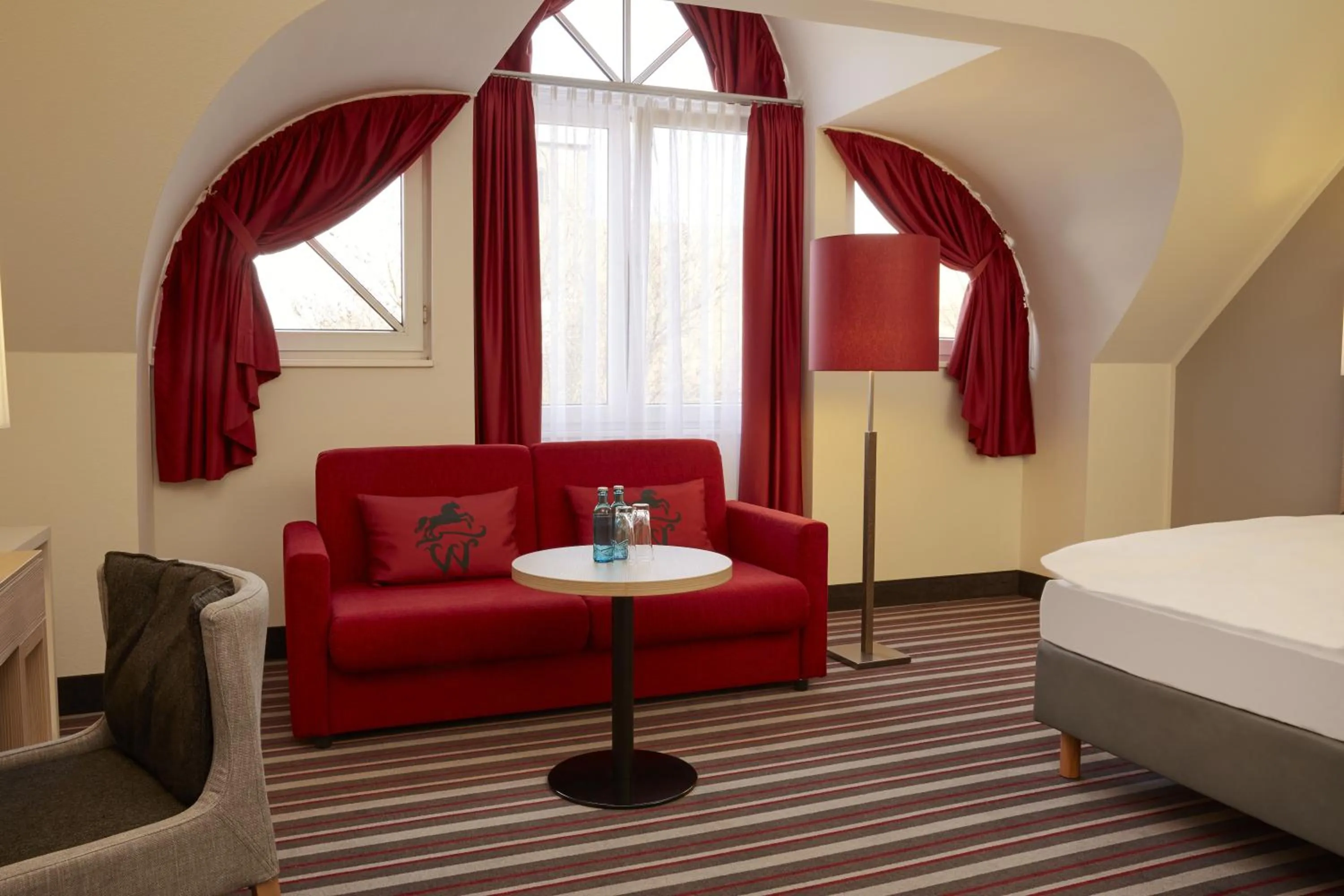 Photo of the whole room, Bed in H+ Hotel Stade Herzog Widukind