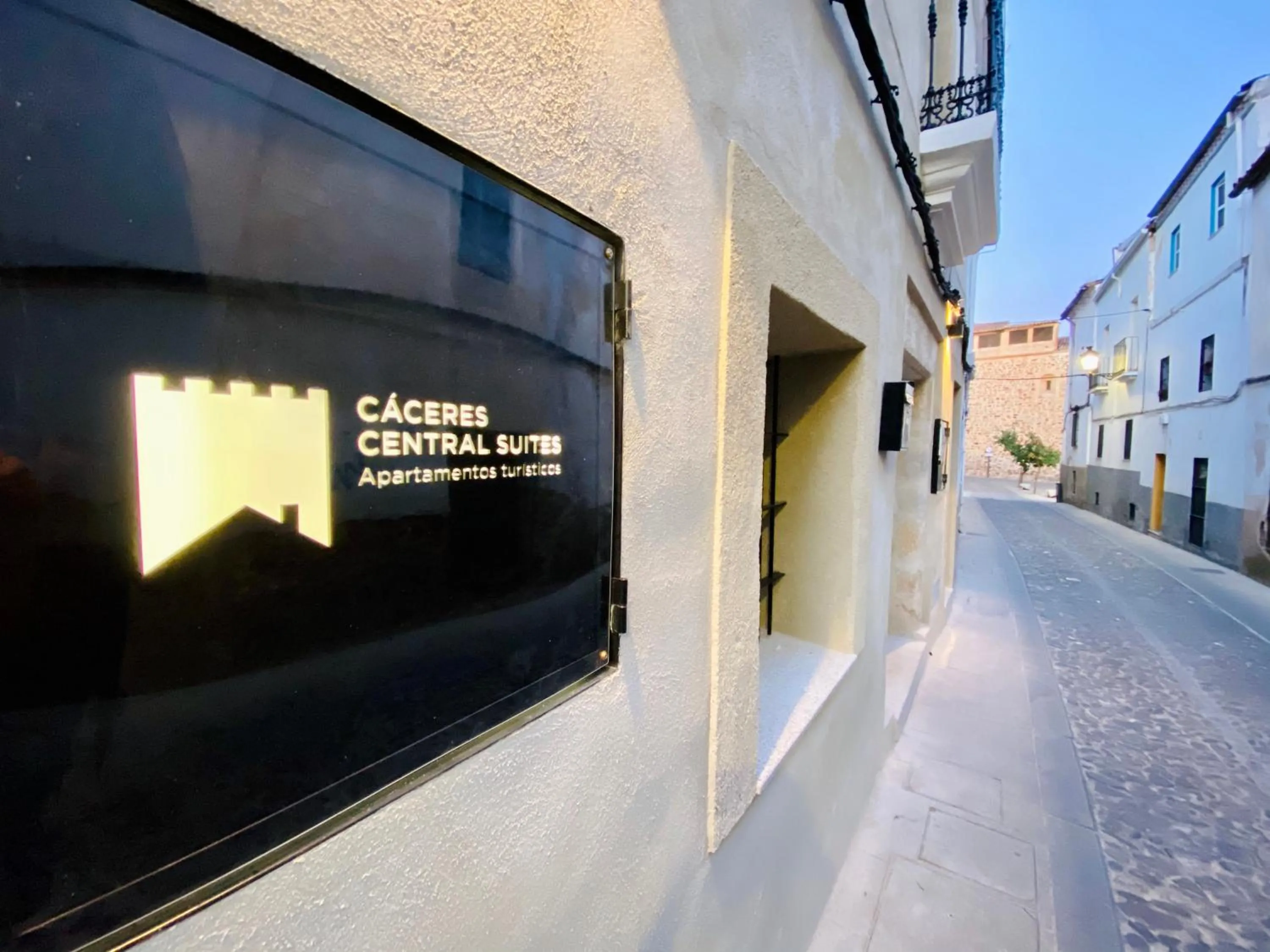 Facade/entrance in Apartamentos Cáceres Central Suites