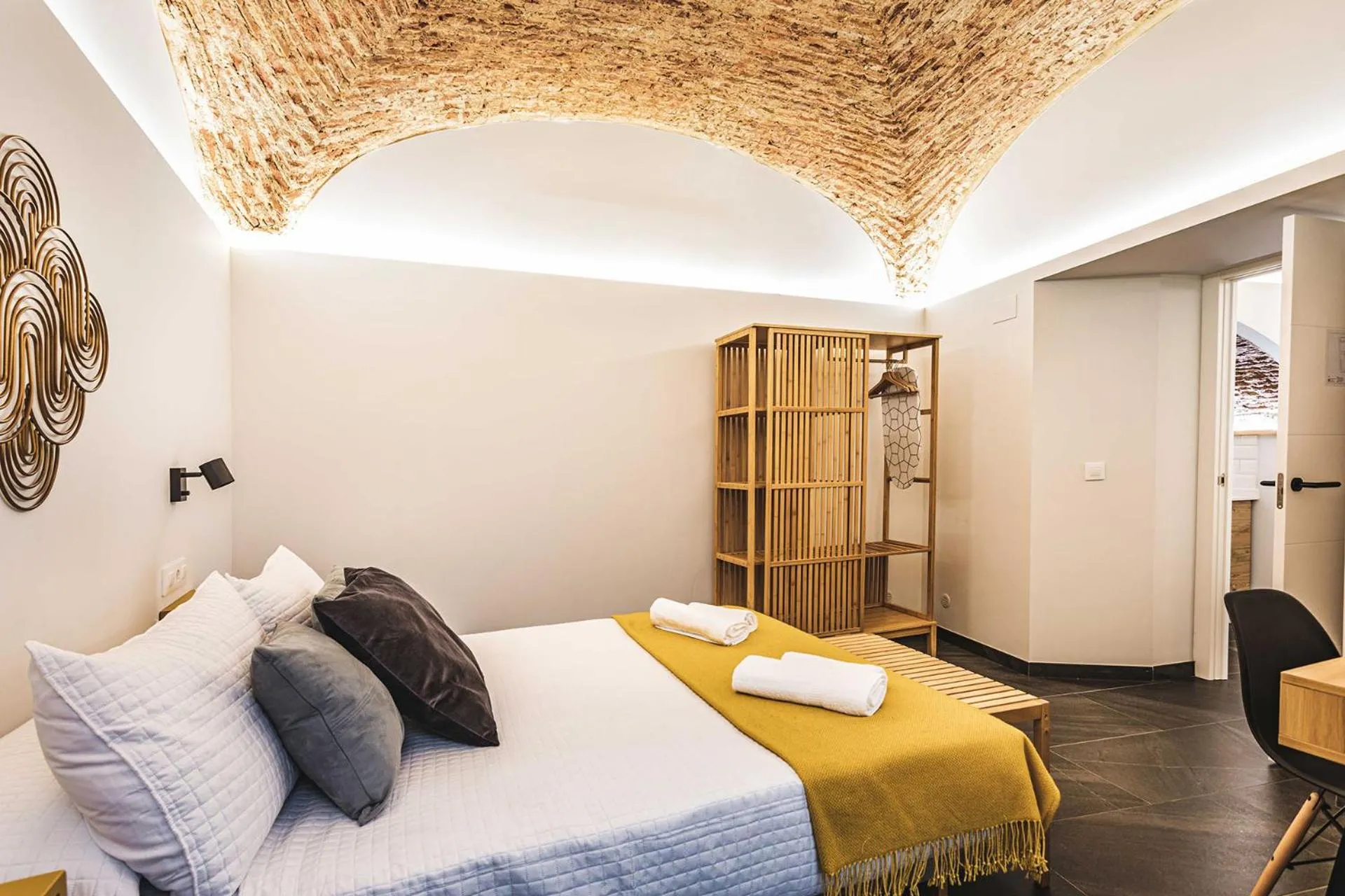 Photo of the whole room, Bed in Apartamentos Cáceres Central Suites