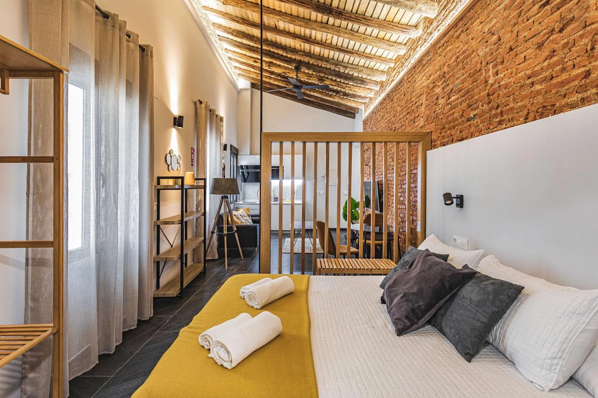 Bed in Apartamentos Cáceres Central Suites