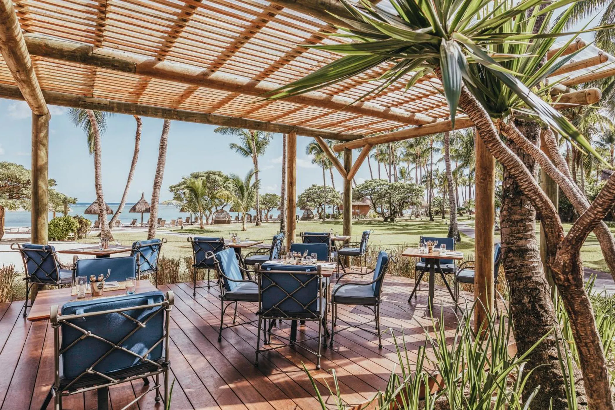 Restaurant/places to eat in La Pirogue Mauritius