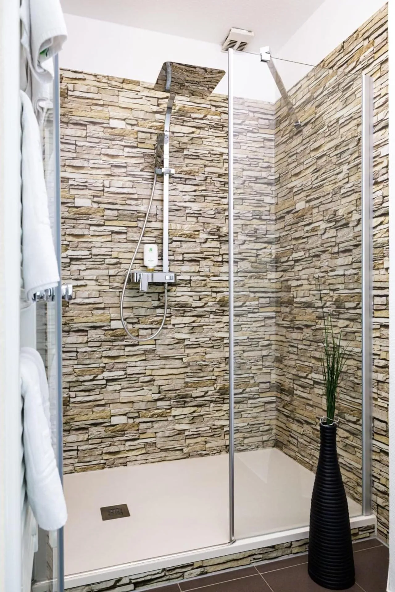 Shower in Flair Hotel Hopfengarten