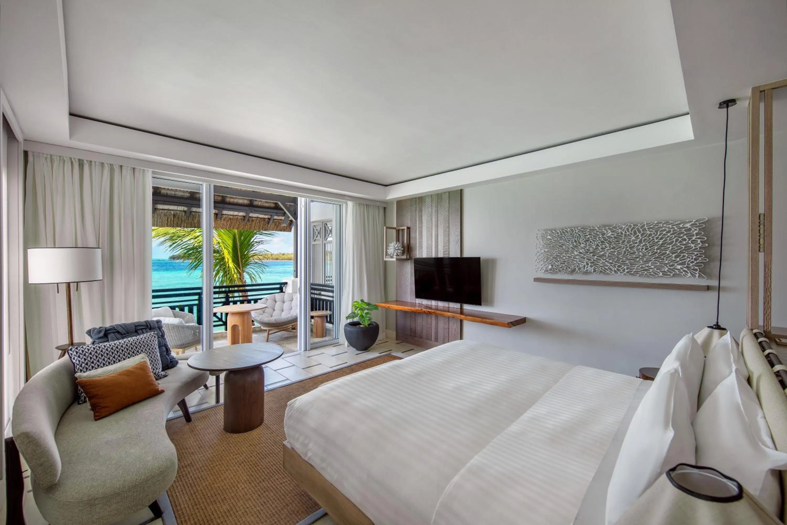 Bed in Shangri-La Le Touessrok, Mauritius