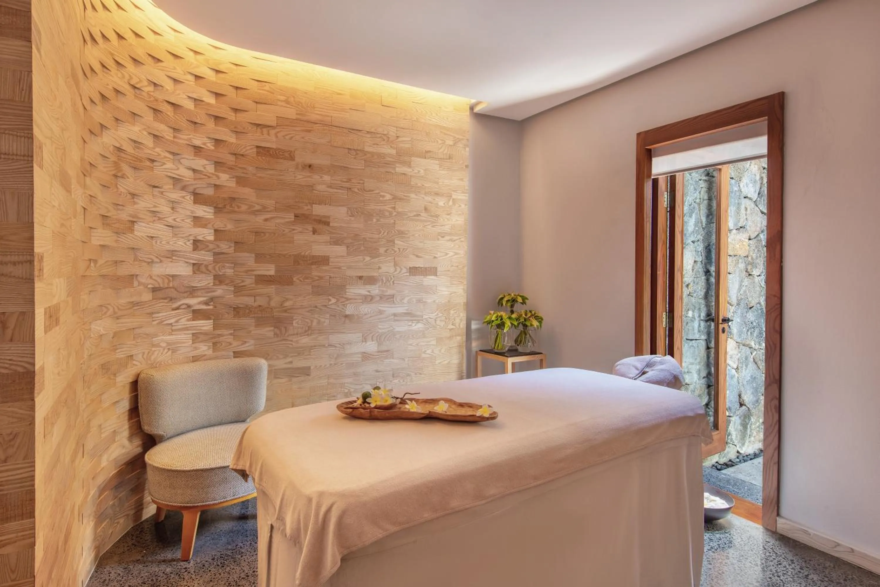 Spa and wellness centre/facilities, Bed in Shangri-La Le Touessrok, Mauritius