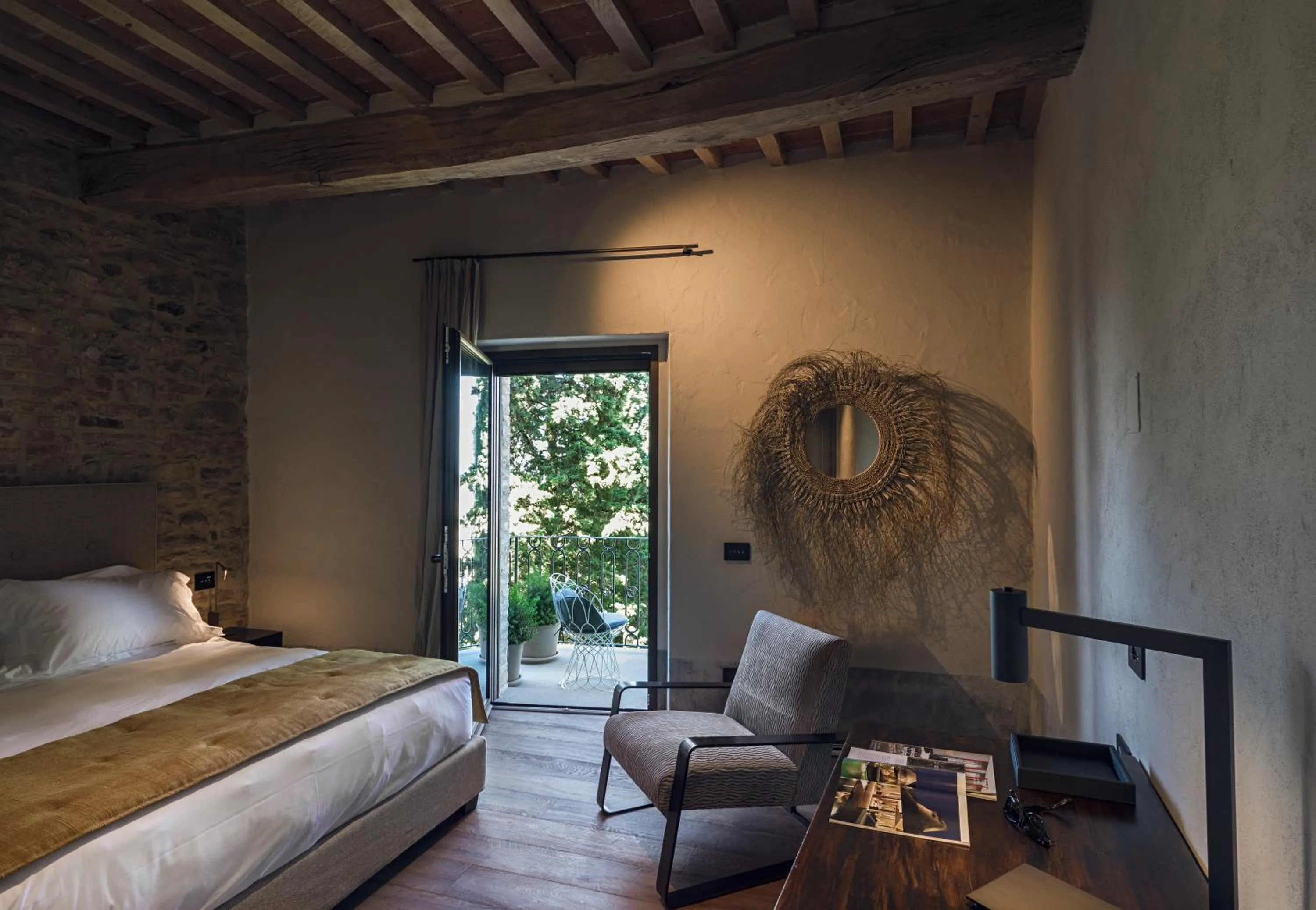 Bedroom, Bed in Rastrello