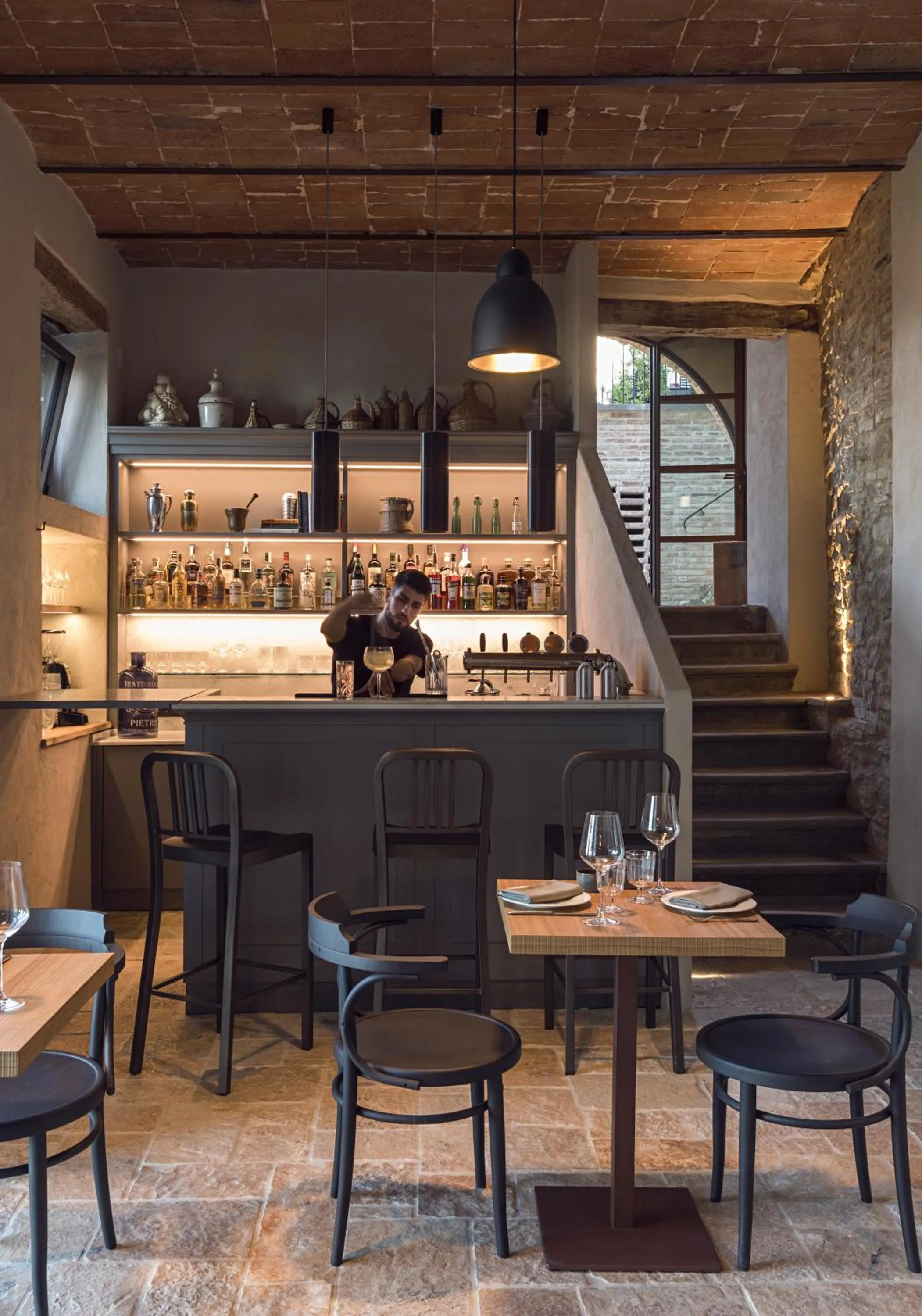 Restaurant/places to eat in Rastrello