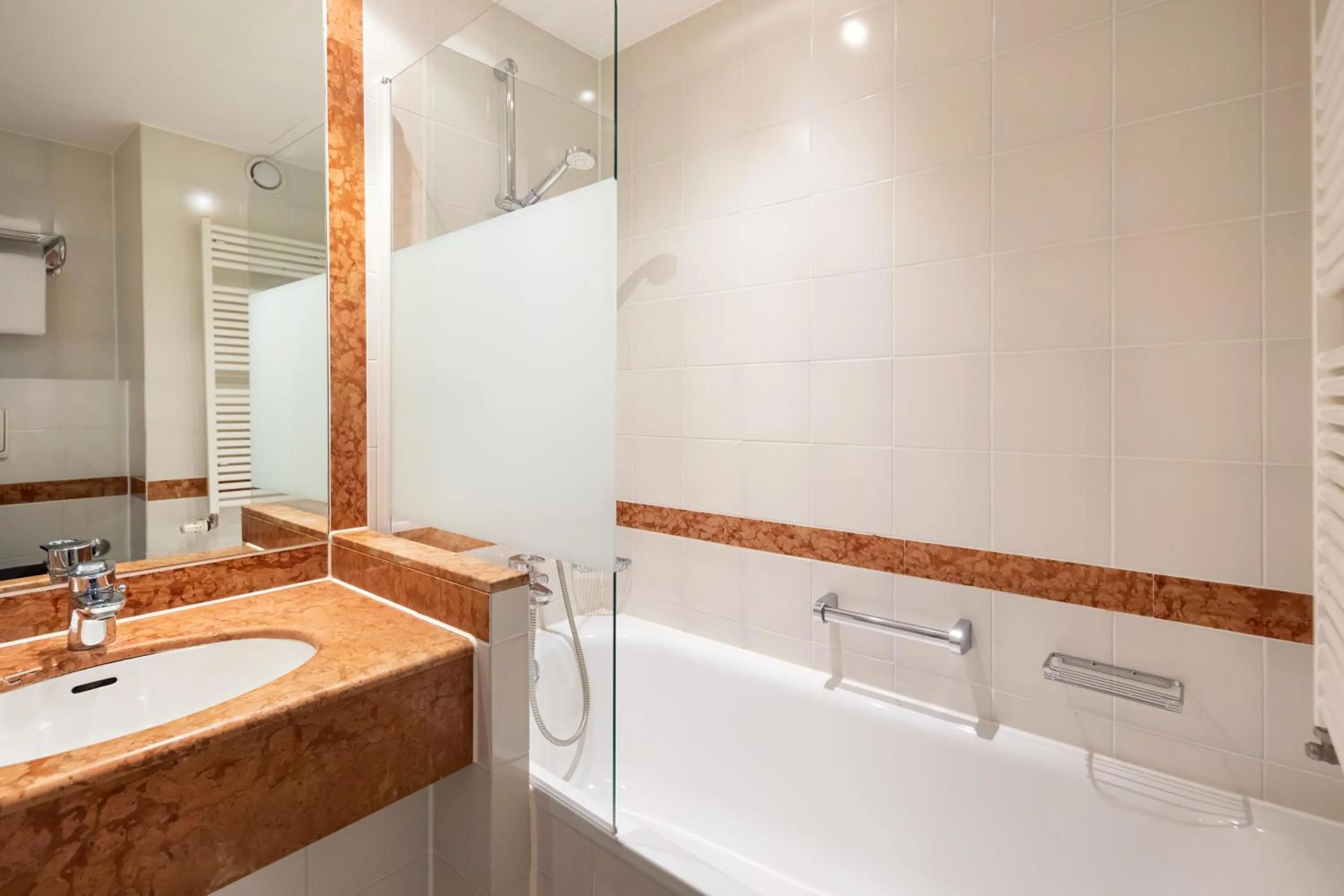 Bathroom in ACHAT Hotel Magdeburg