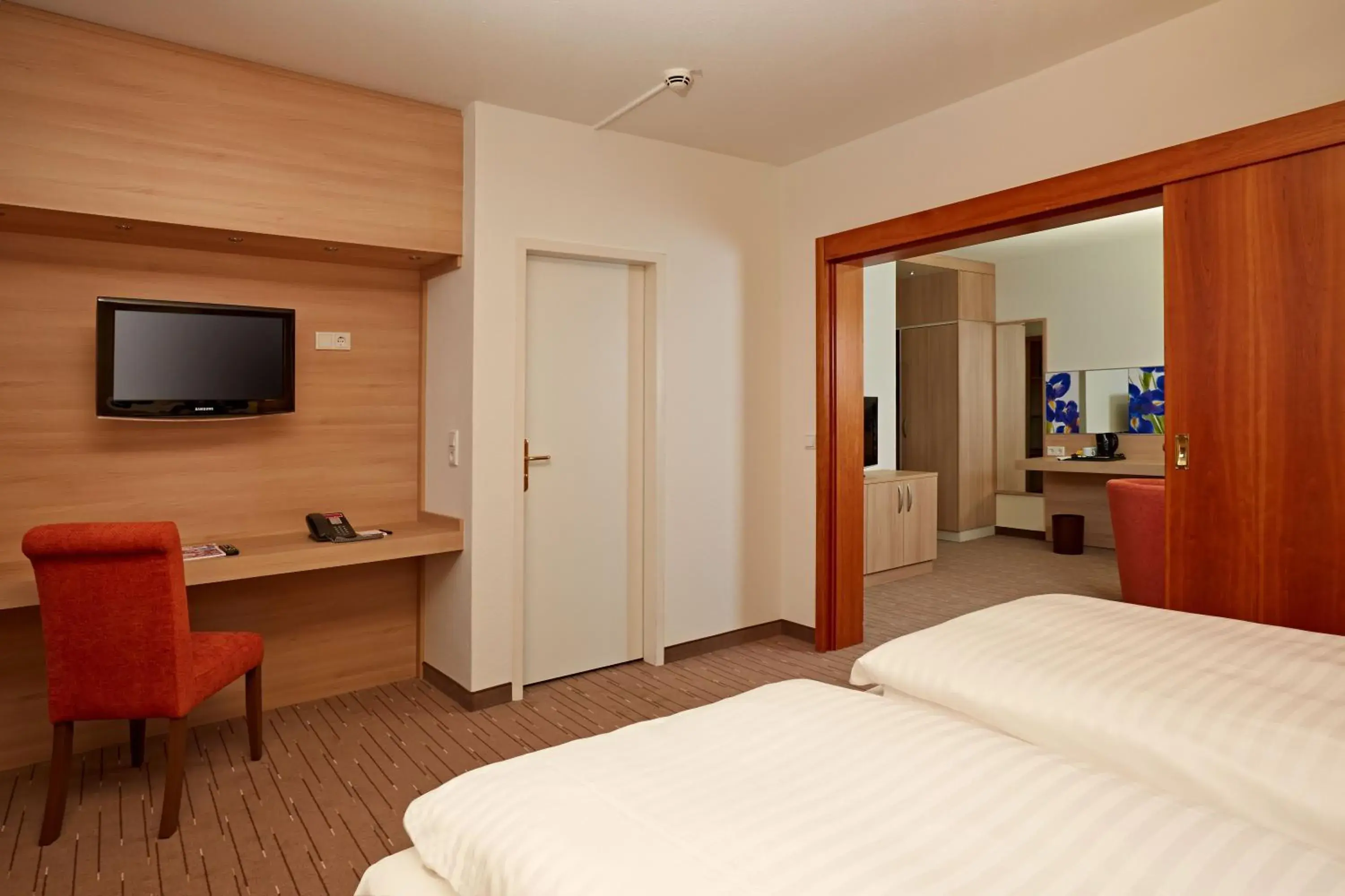 Business Double Room in H+ Hotel Wiesbaden Niedernhausen Business Double Room in H+ Hotel Wiesbaden Niedernhausen