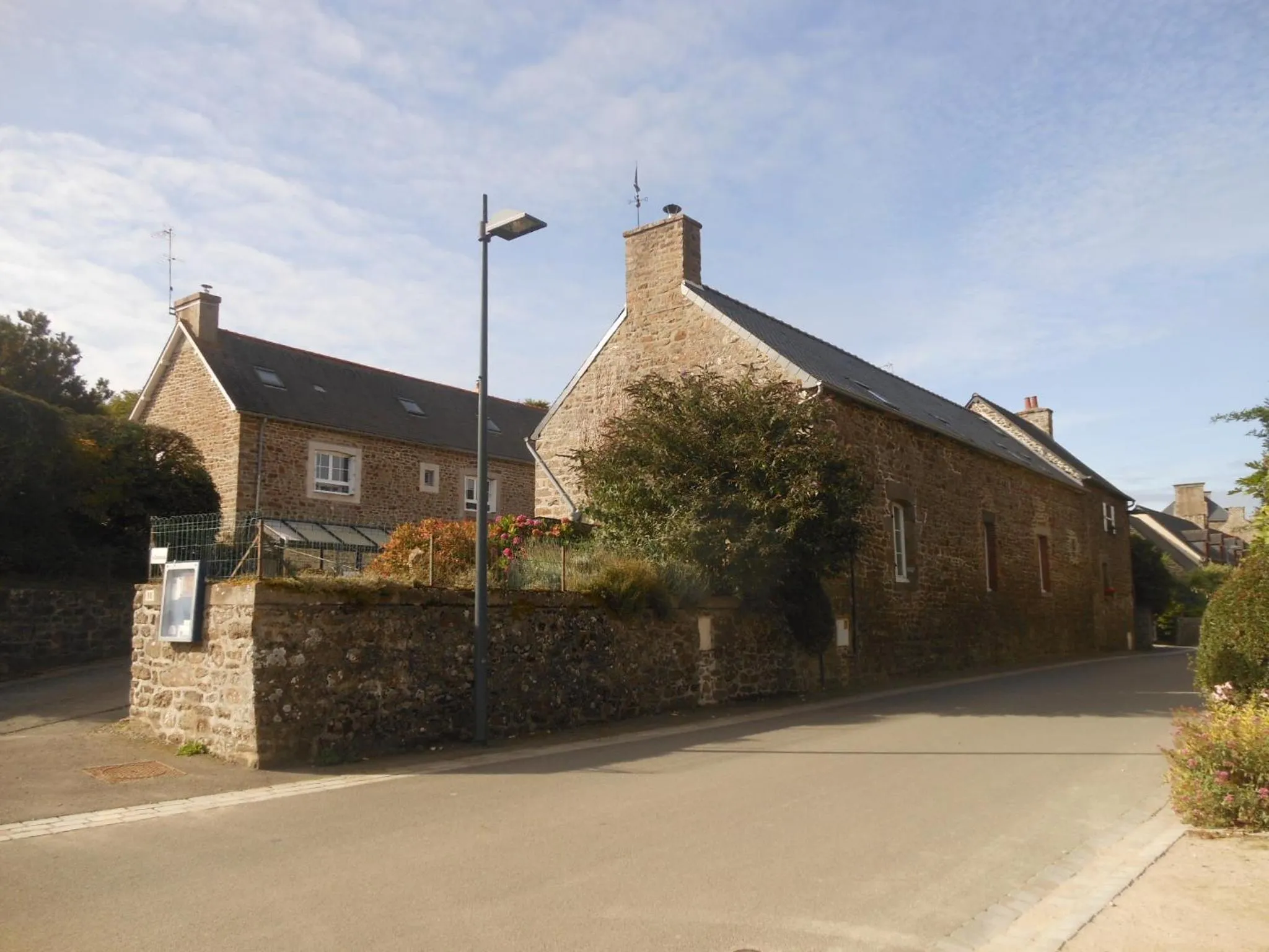 Street view in Le Jardin à Mordreuc