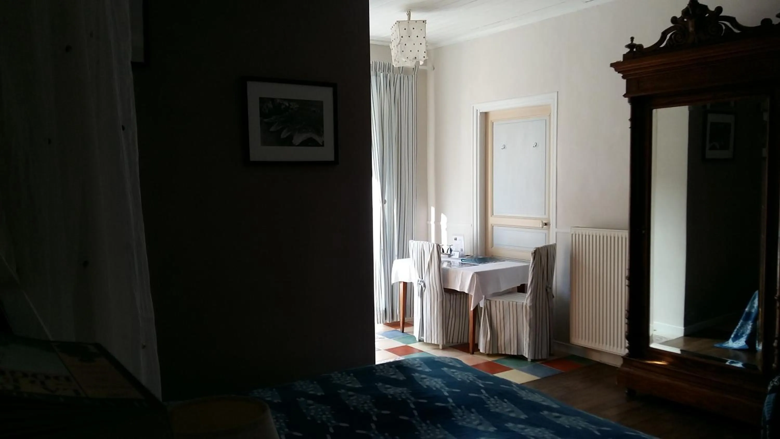 Photo of the whole room, Bed in Le Jardin à Mordreuc