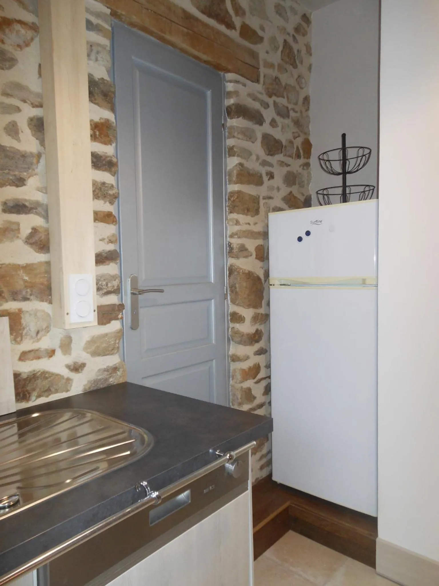 Kitchen or kitchenette in Le Jardin à Mordreuc