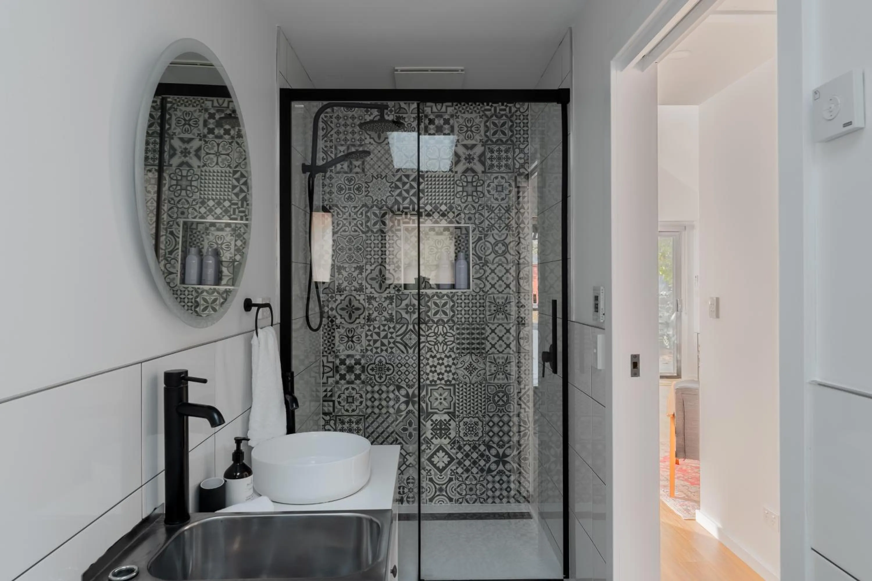 Bathroom in Derby Bank House- Heritage listed two bedroom old school B&B suite or a self contained cabin