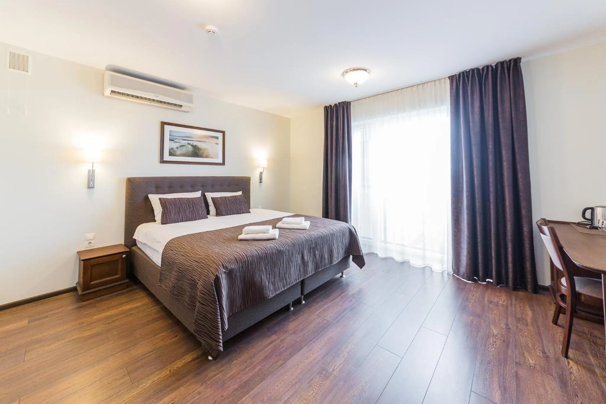 Bed in Motel Panorama