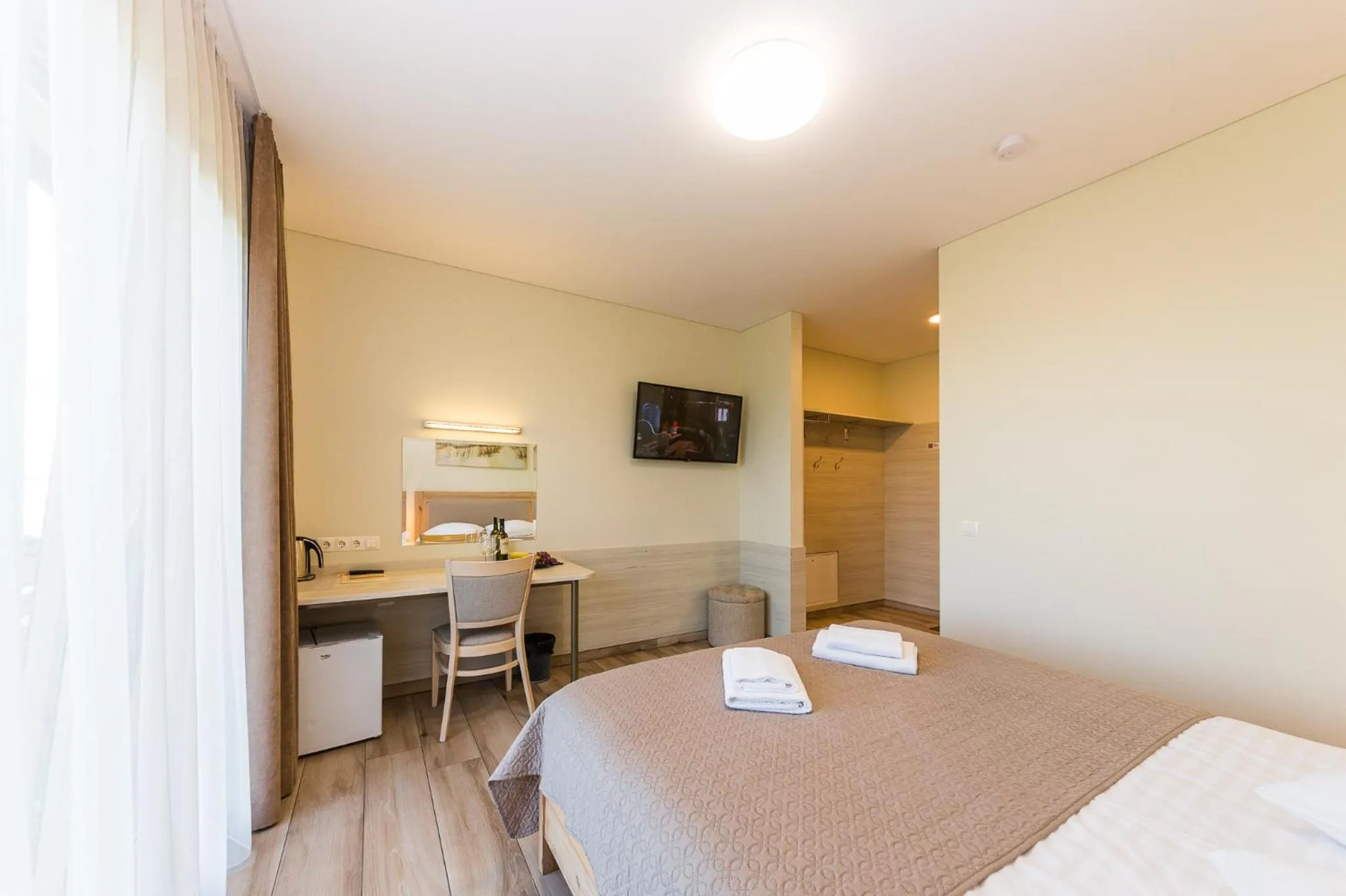 Bed in Motel Panorama