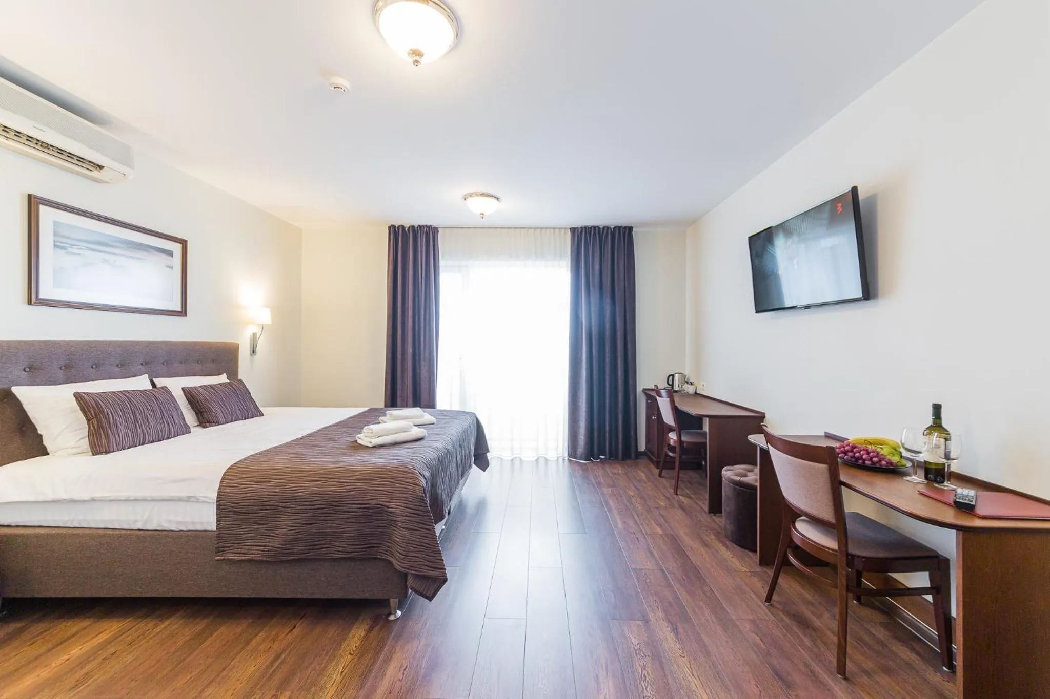 Bed in Motel Panorama