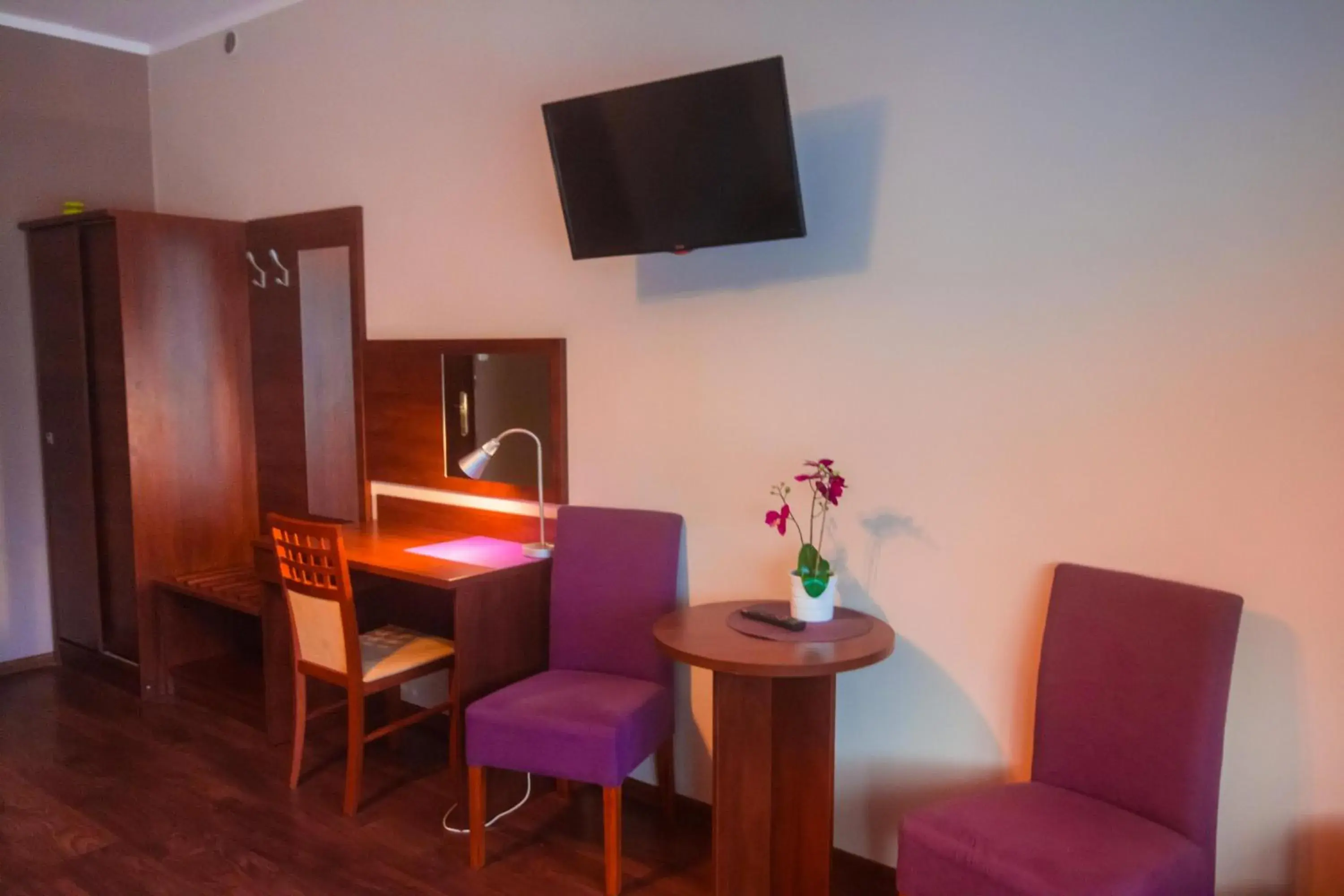 Quadruple Room with Bathroom - single occupancy in Hostel Soleil Quadruple Room with Bathroom - single occupancy in Hostel Soleil